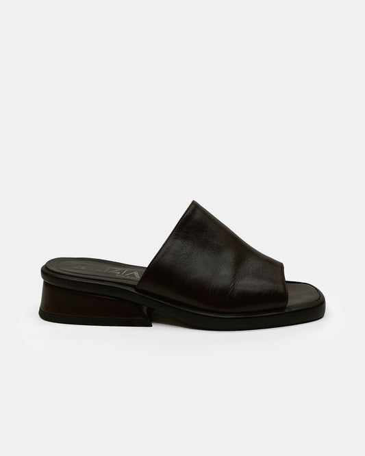 Krizia by Ilga 2000s Leather Slides Black Brown