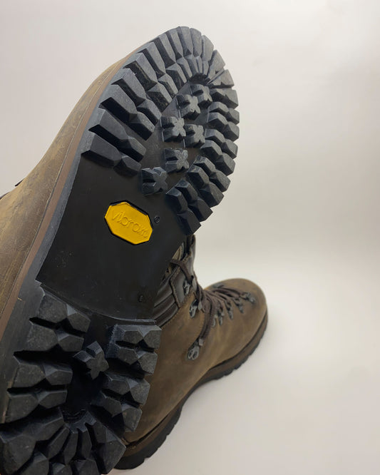 Meindl 1990s Heavyweight Vibram Hiking Leather Boots Brown