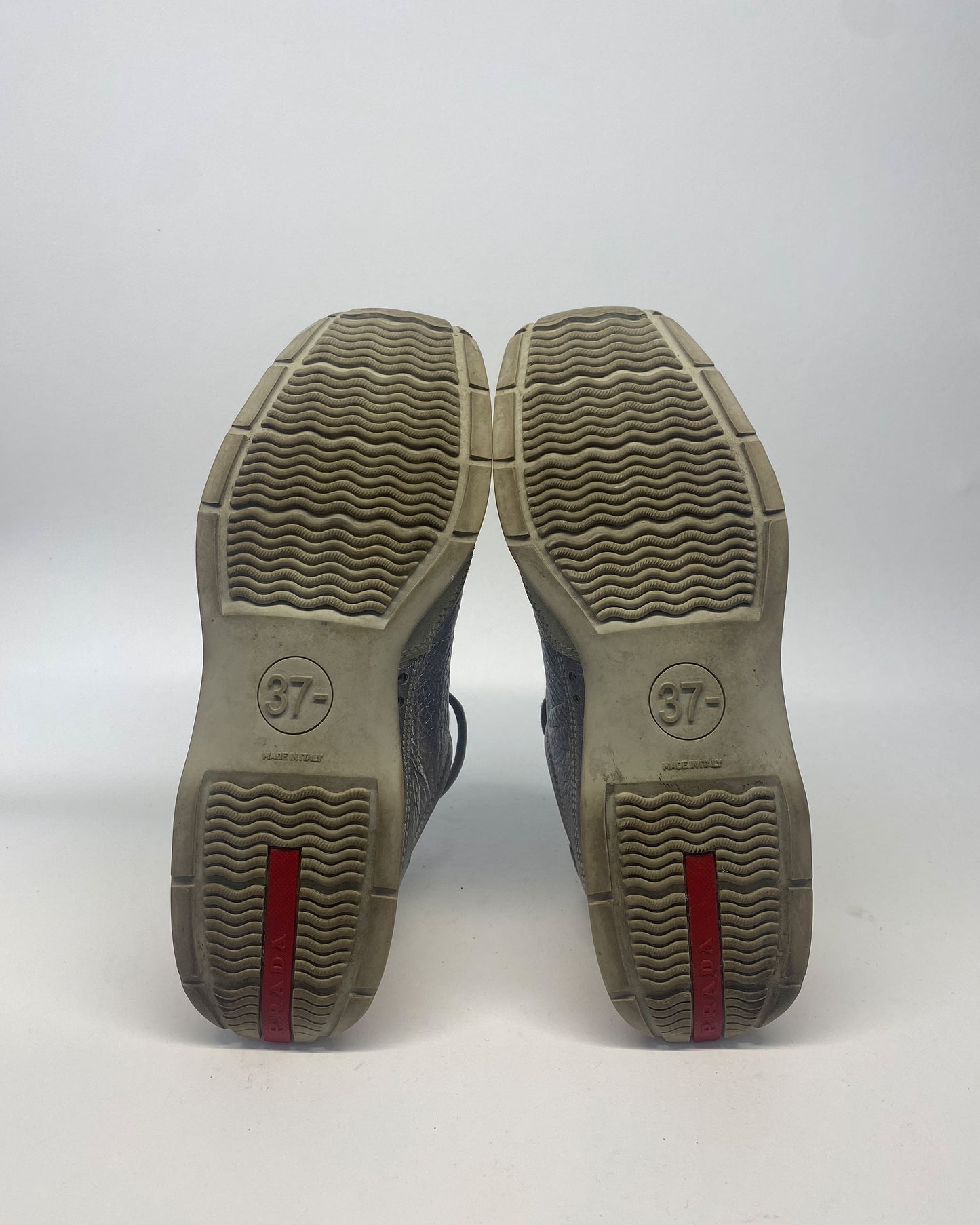 Prada 2000s E2003 Low Top Sneaker Silver Red