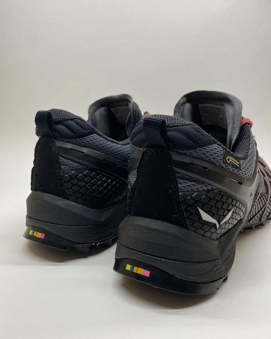 Salewa 2010s MS Wildfire Trekking Gore-Tex Sneaker Black Red