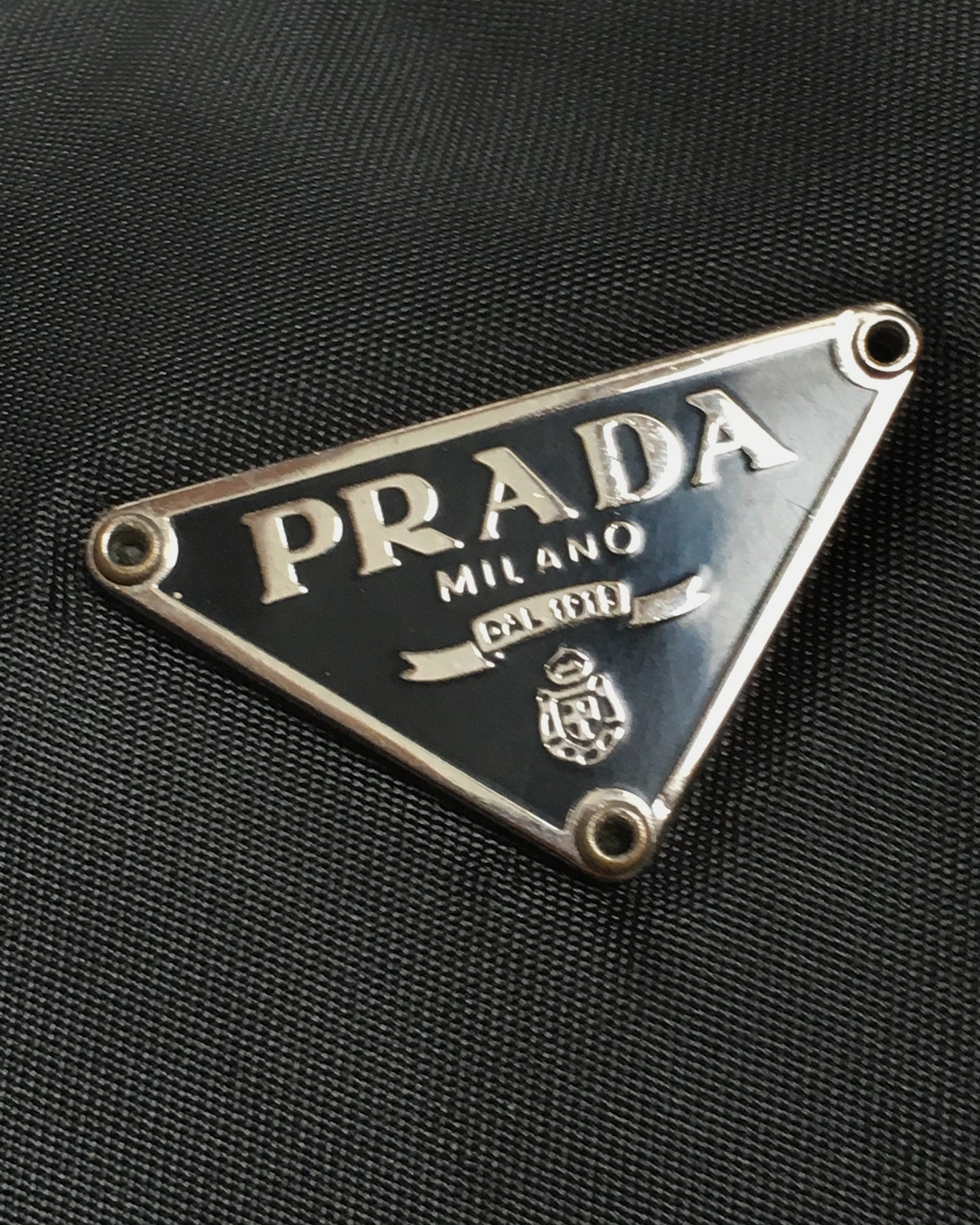 Prada 2000s Tessuto Nylon Minitasche Dunkelgrün 