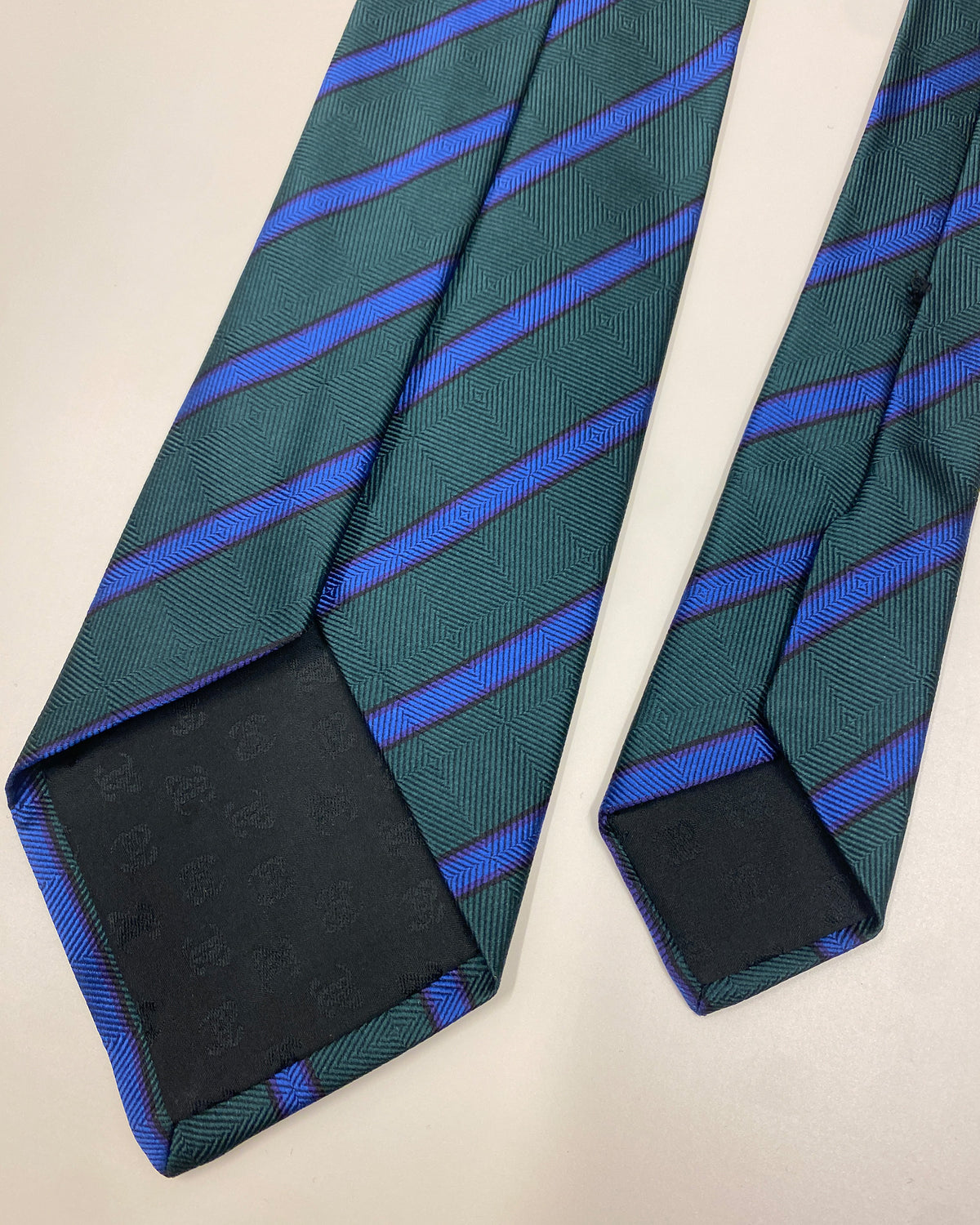 André Chenier 1990s Diagonal Striped Tie Green Blue