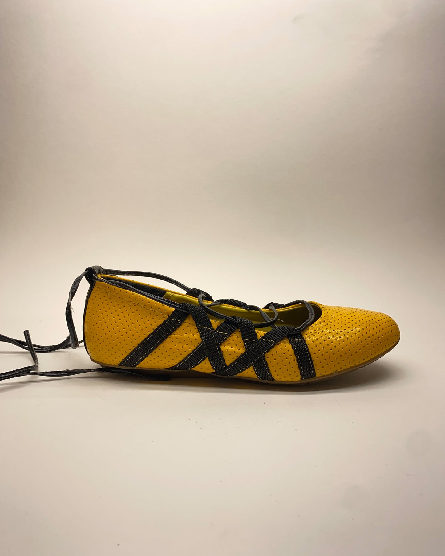 Akira 2000s String Ballerina Yellow Black