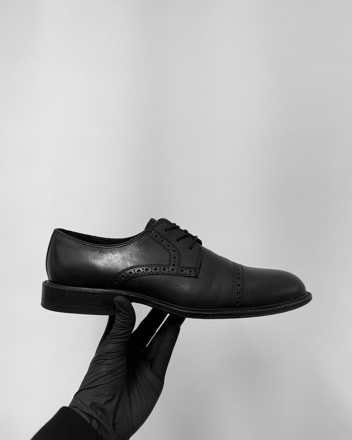 Vintage 2000s Leather Brogue Captoe Derby Shoes Black