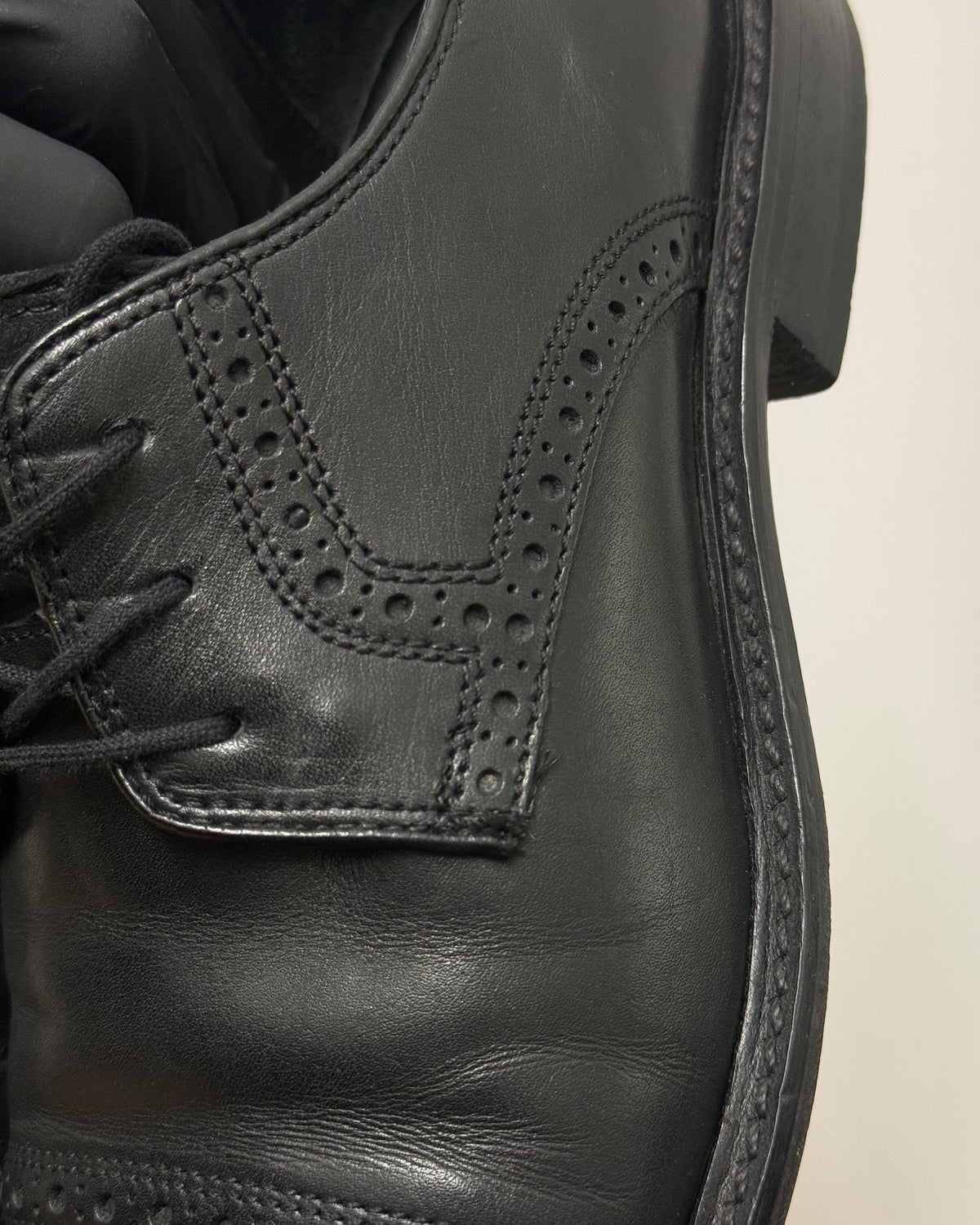Vintage 2000s Leather Brogue Captoe Derby Shoes Black