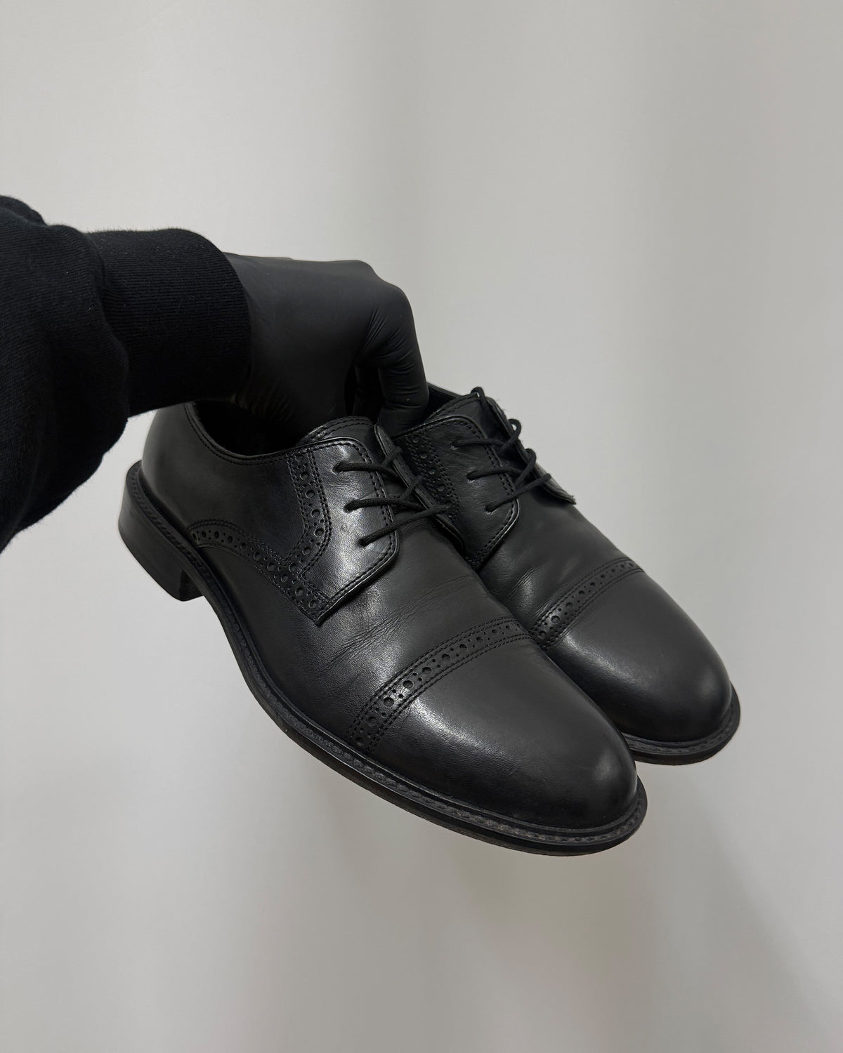 Vintage 2000s Leather Brogue Captoe Derby Shoes Black