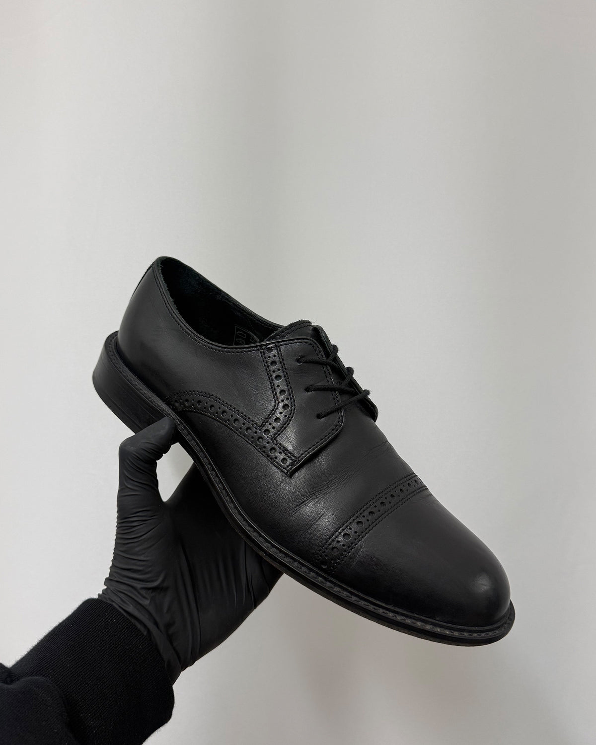 Vintage 2000s Leather Brogue Captoe Derby Shoes Black