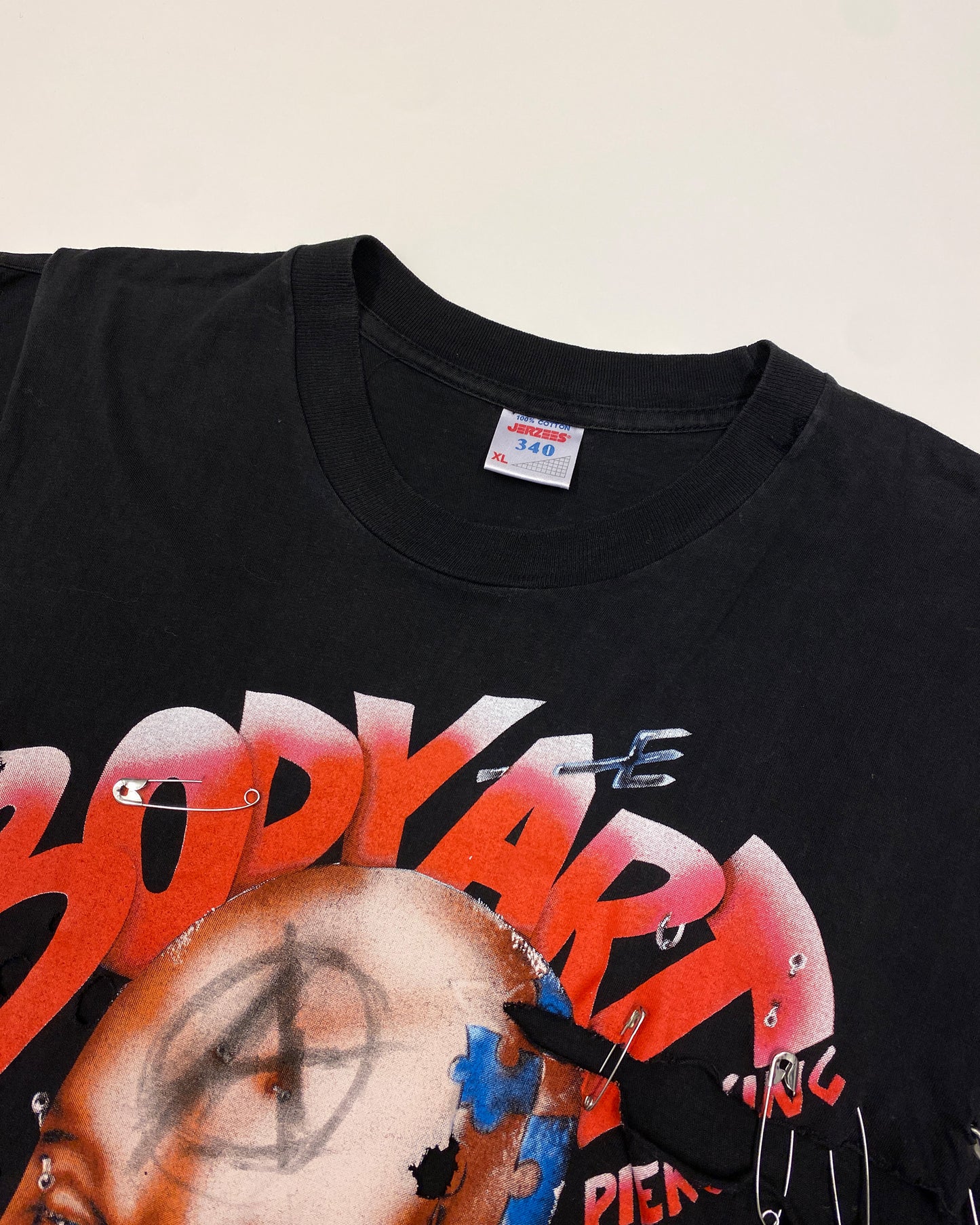 Vintage 2000s Cut Off Safety Pins Body Art Punk T-Shirt Black
