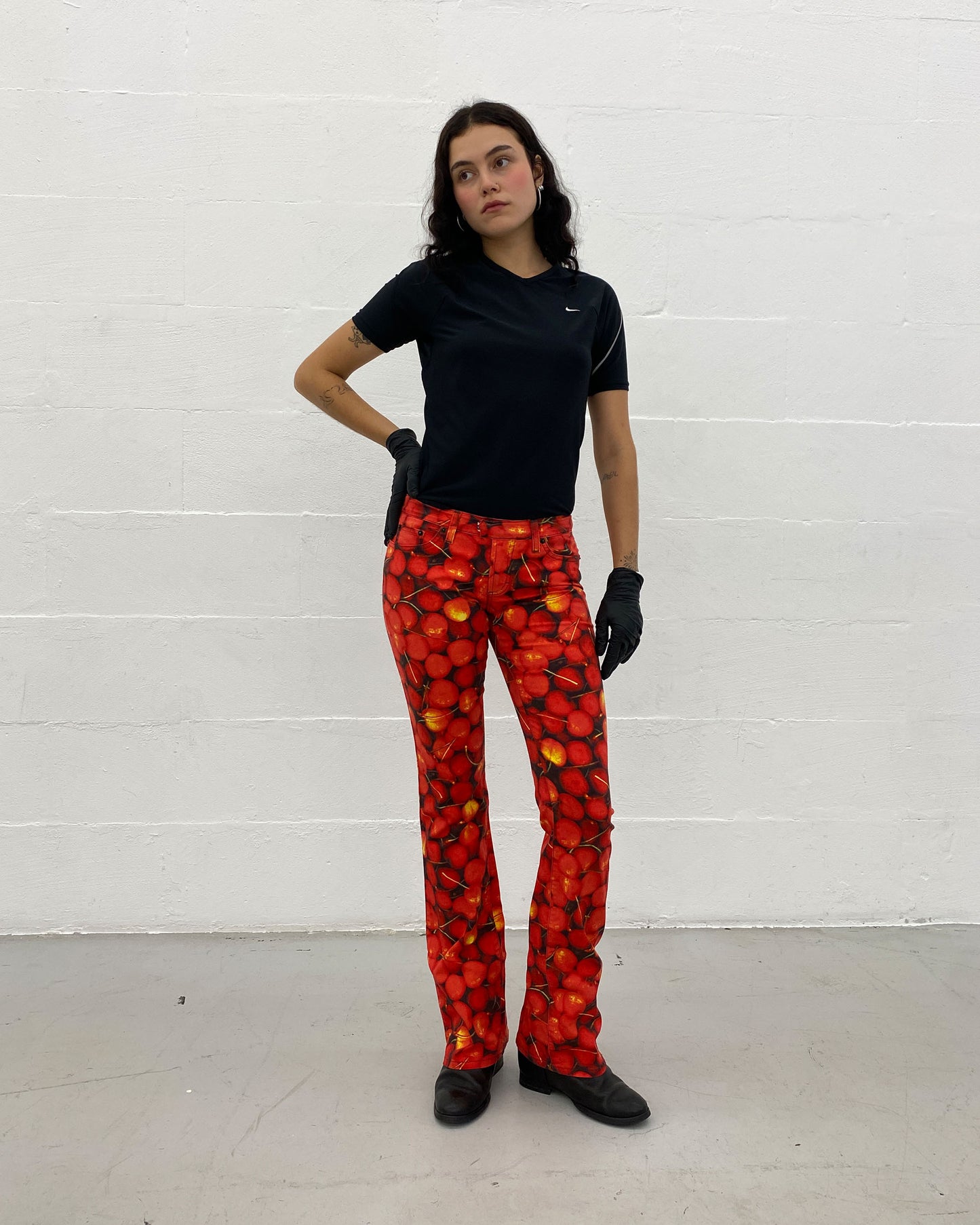 Dolce & Gabbana 2000s Cherry All Over Print Flared Pants Red