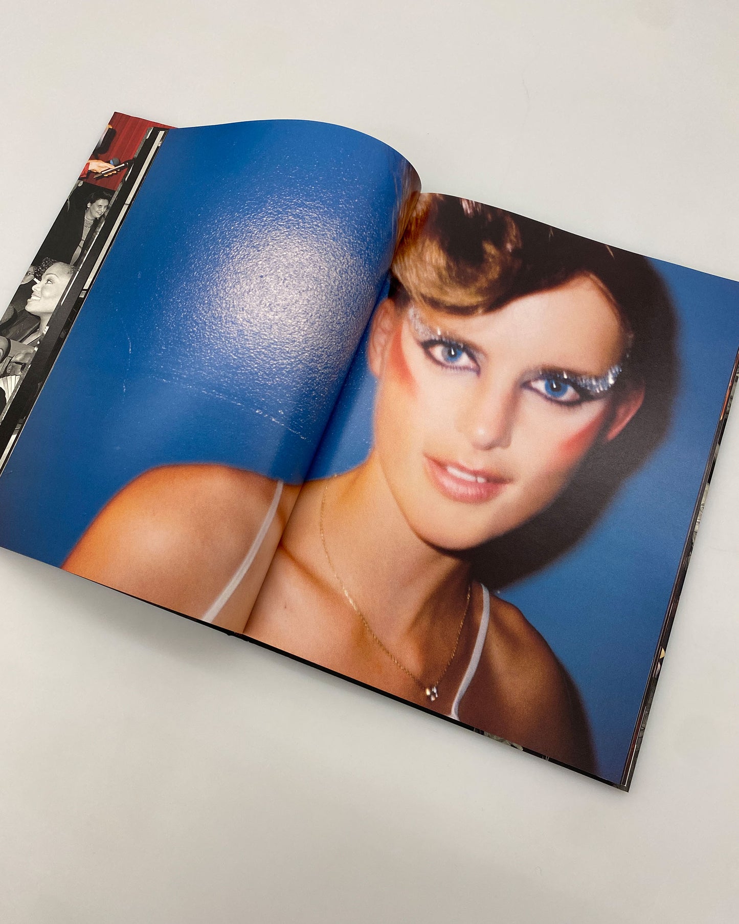 te Neues 1999 Front Row Back Stage Mario Testino Book