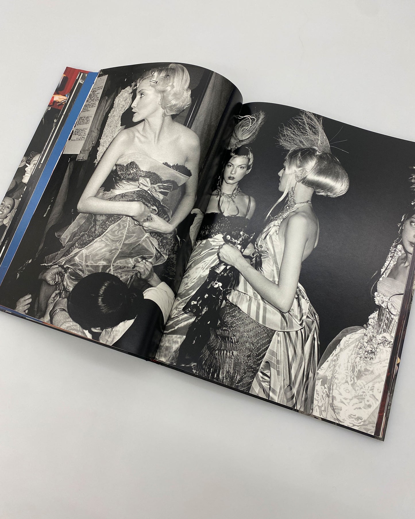 te Neues 1999 Front Row Back Stage Mario Testino Book