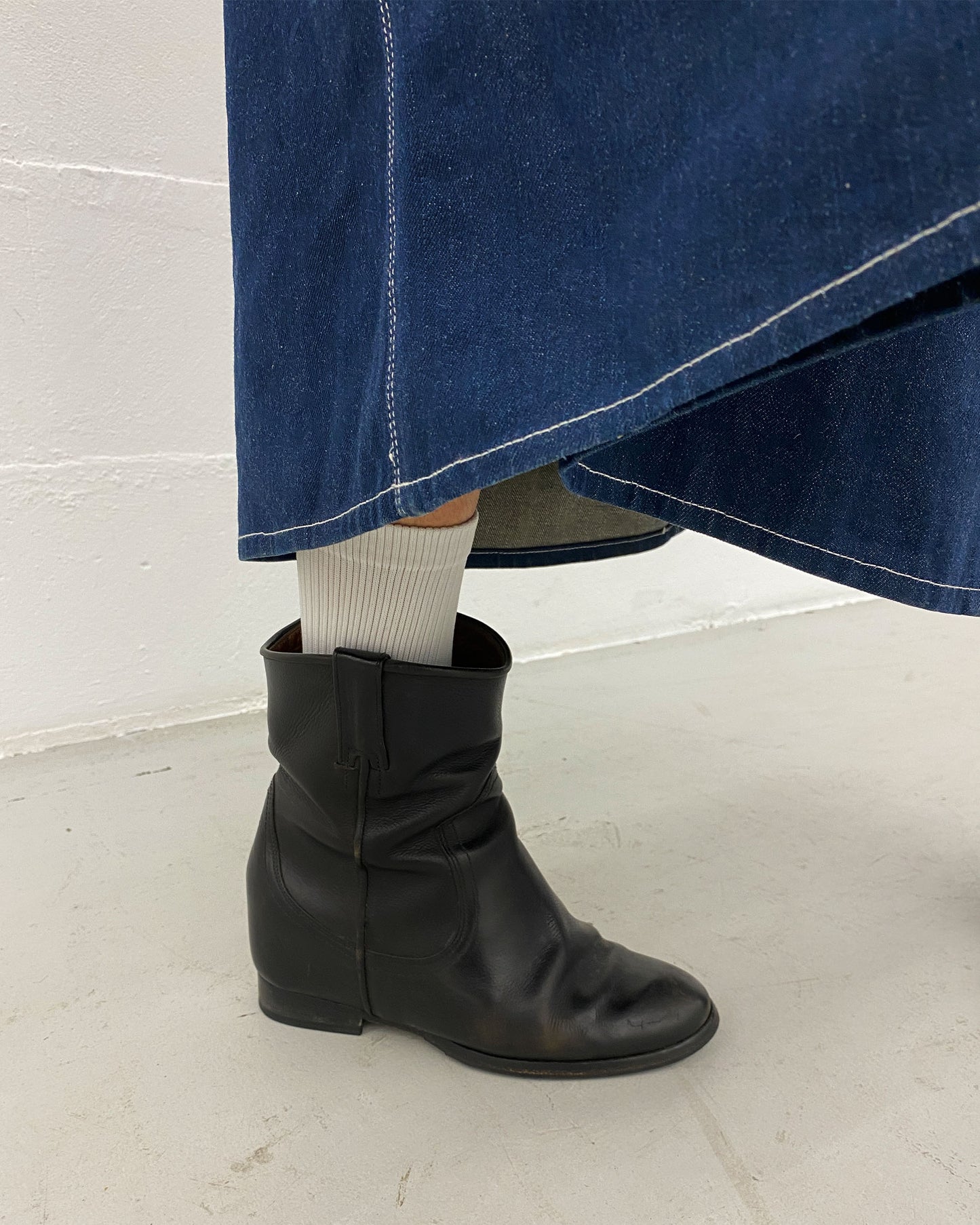 Closed 2000s Heel Leather Boots Black