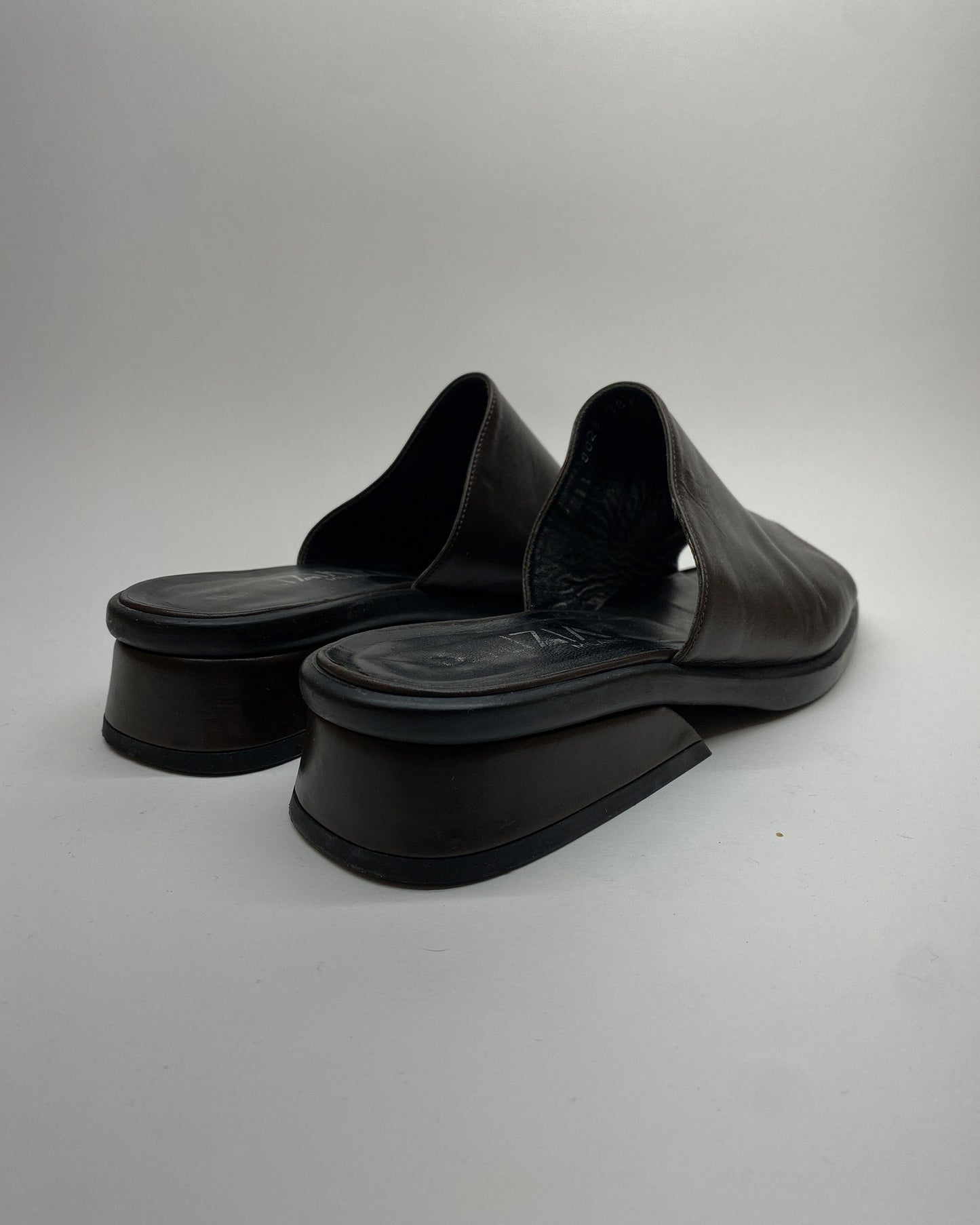 Krizia by Ilga 2000s Leather Slides Black Brown