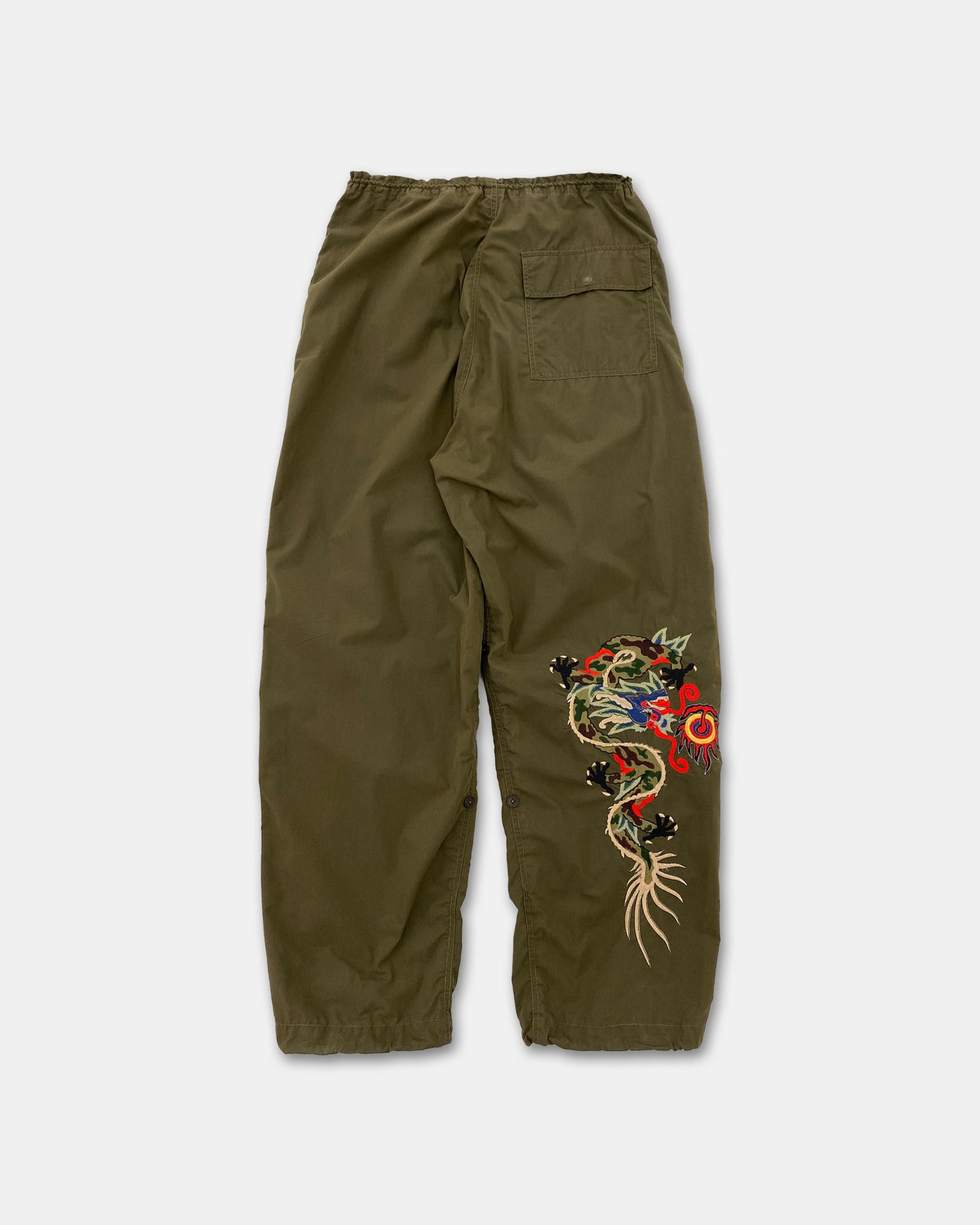 Maharishi 1990er Jahre Bestickte Drachen-Snopants Fallschirmhose Khaki Grün 