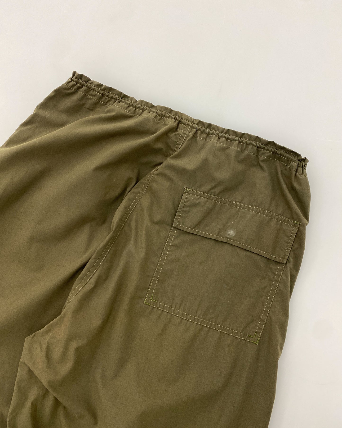 Maharishi 1990er Jahre Bestickte Drachen-Snopants Fallschirmhose Khaki Grün 