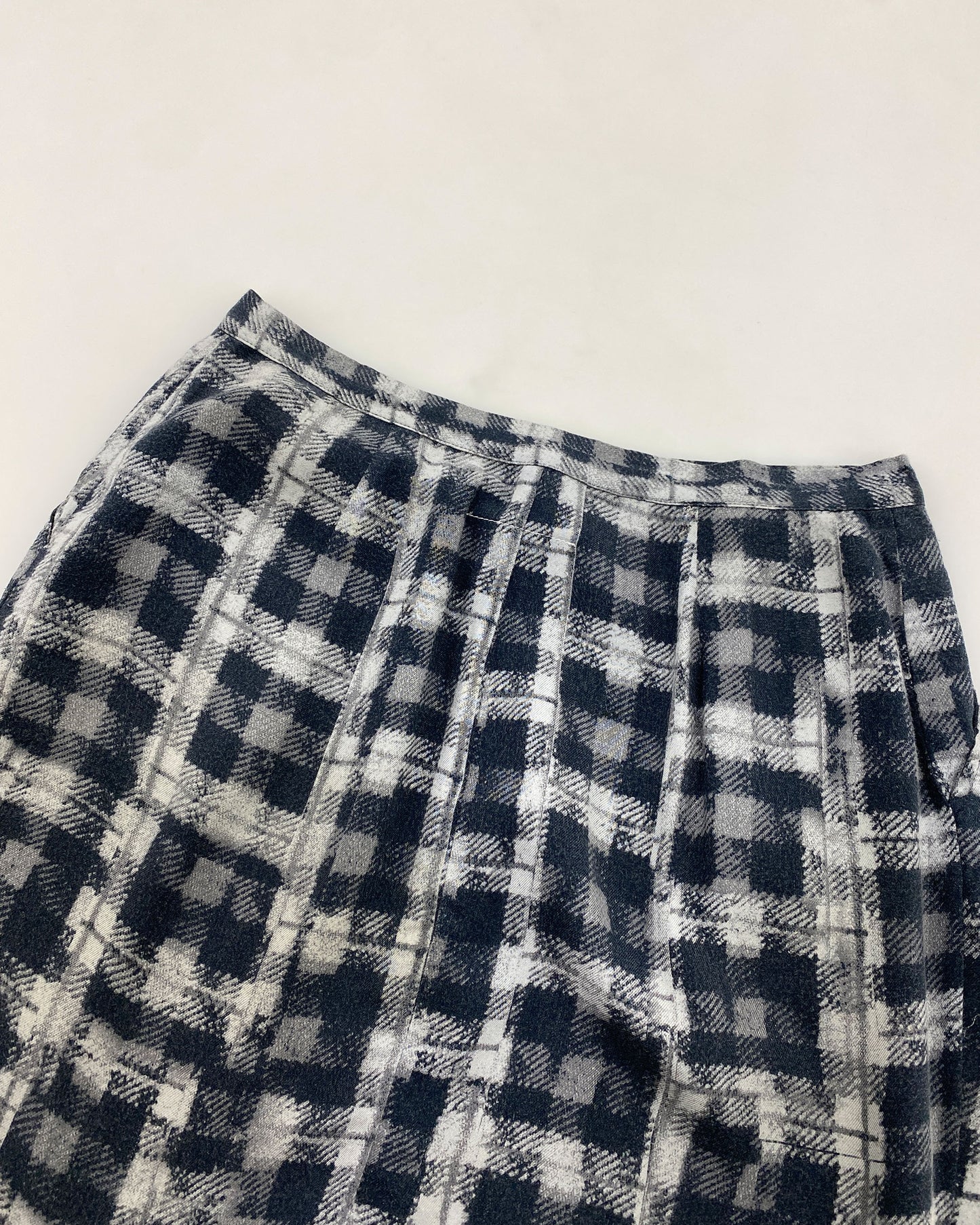 Maison Martin Margiela MM6 AW20010 Mini Button Tartan Skirt Grey