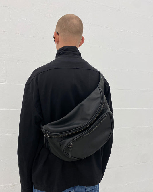 Maison Martin Margiela x H&amp;M 2012 Übergroße Gürteltasche aus Leder in Schwarz 