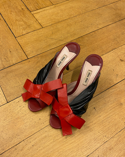 Miu Miu 2000s Patent Leather Bow Heels Black Red