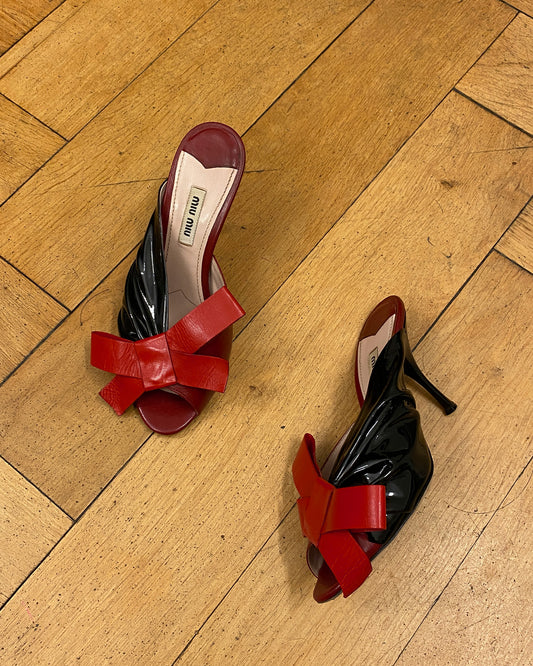 Miu Miu 2000s Patent Leather Bow Heels Black Red
