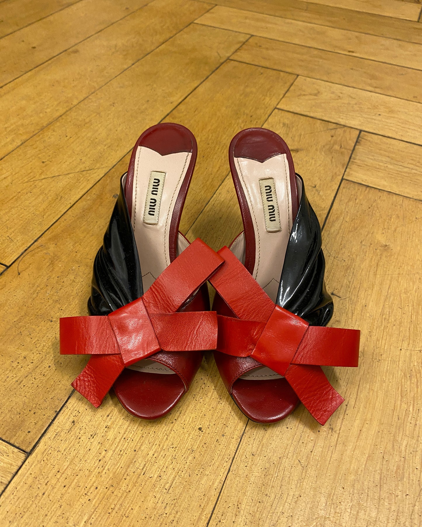 Miu Miu 2000s Patent Leather Bow Heels Black Red