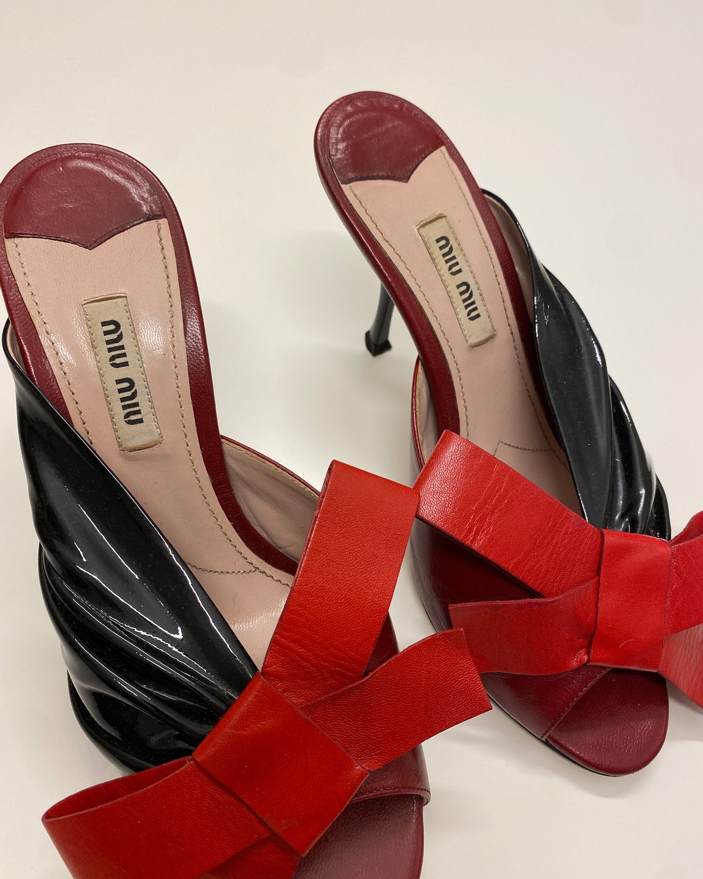 Miu Miu 2000s Patent Leather Bow Heels Black Red