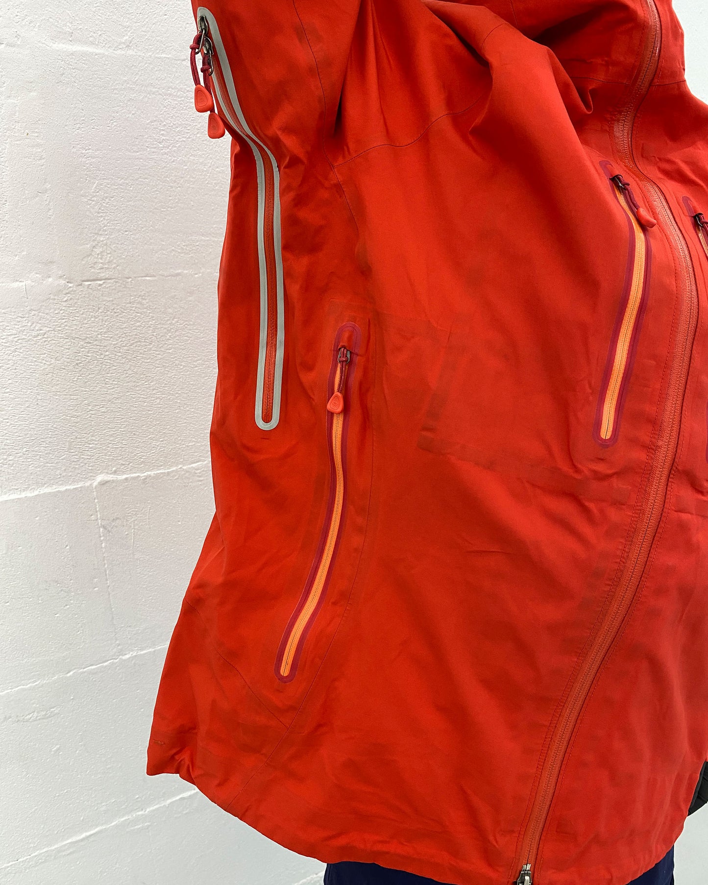 Mountain Hardwear 2010s Dry.Q Elite Shell Jacke Rot 