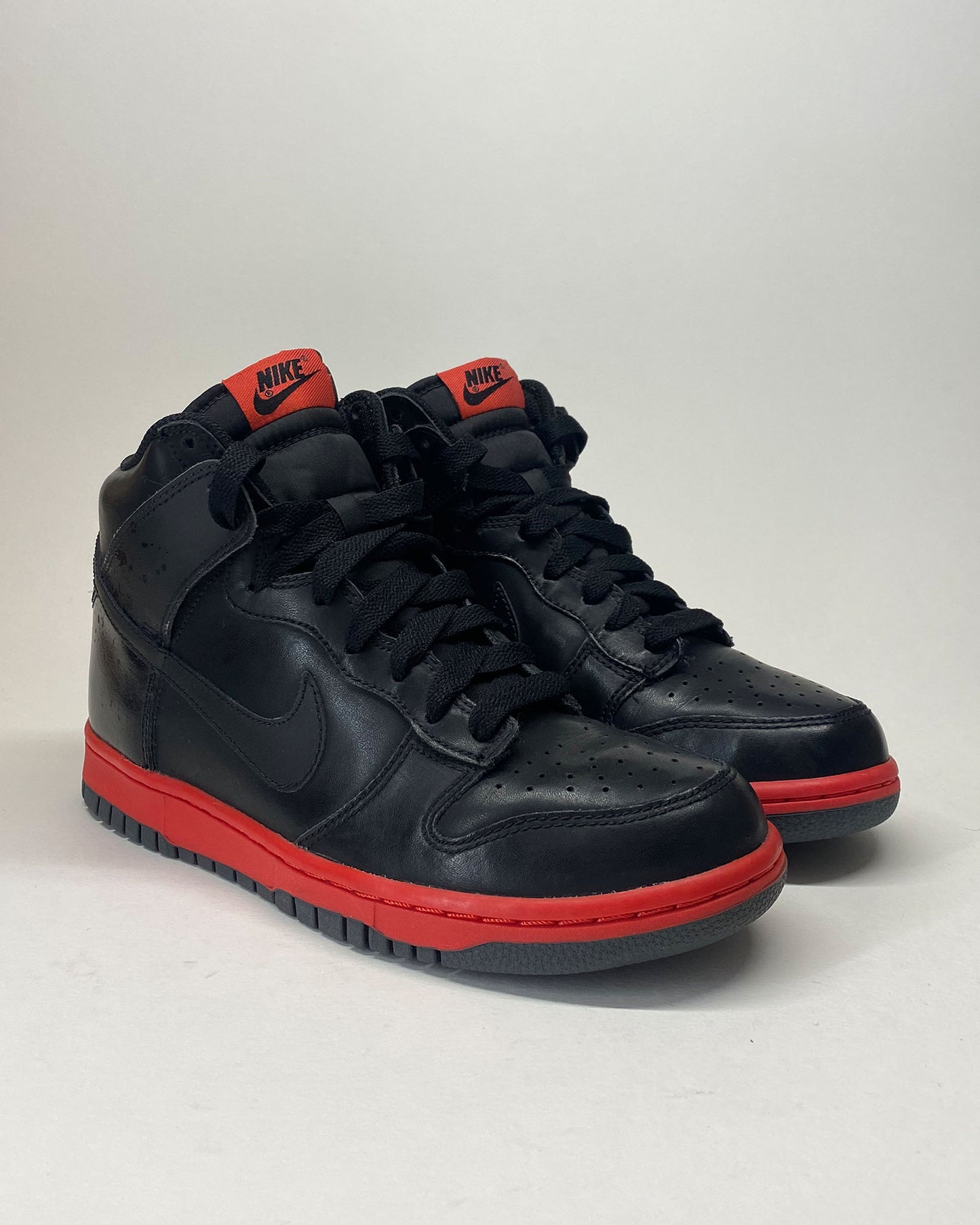 Nike 2009 Dunk High Retro Ornamental Use Sneaker Black Red