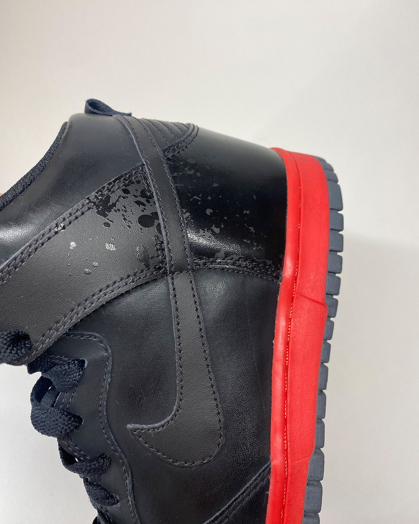 Nike 2009 Dunk High Retro Ornamental Use Sneaker Black Red