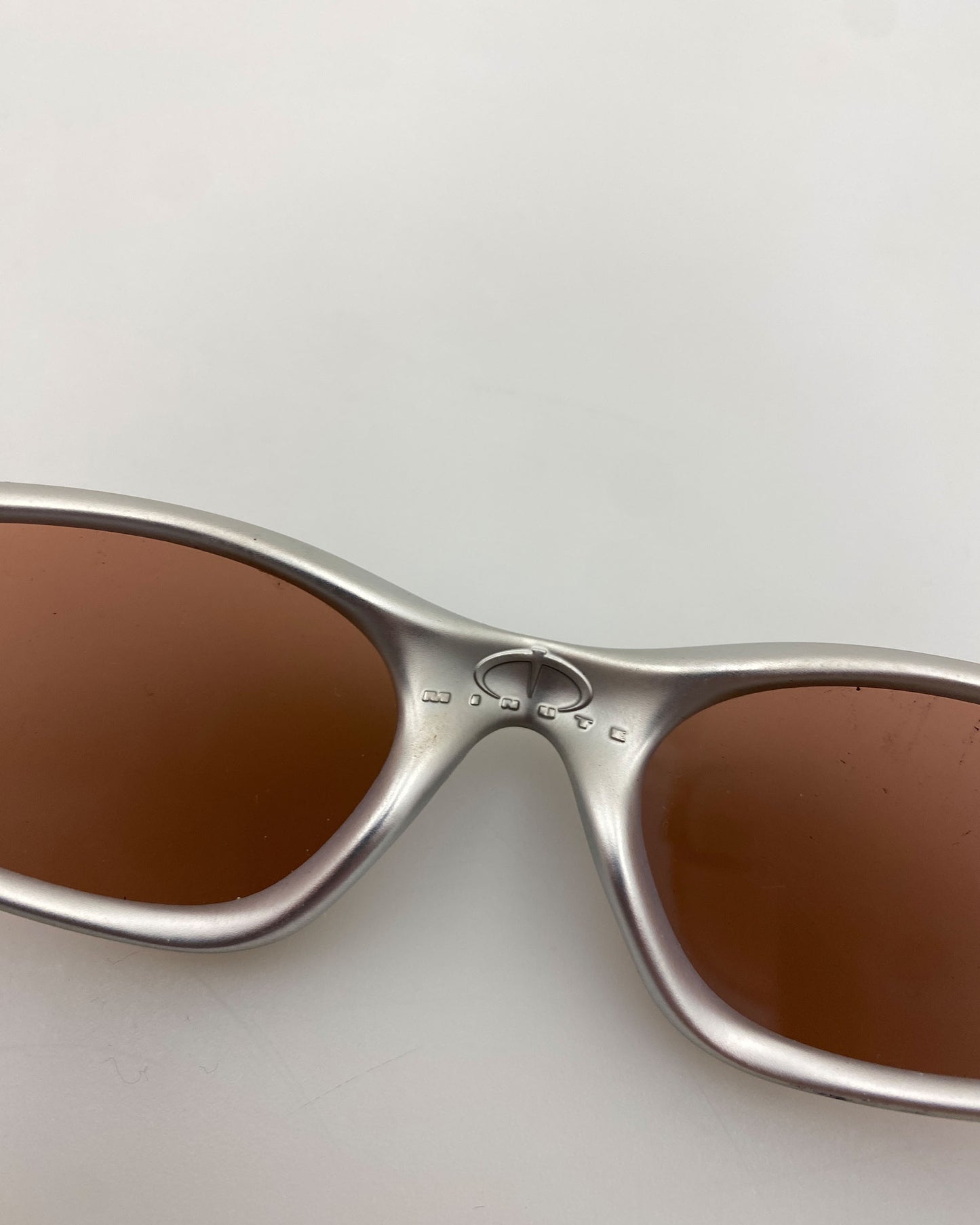 Oakley 2000s Minute 1.0 Sunglasses Grey
