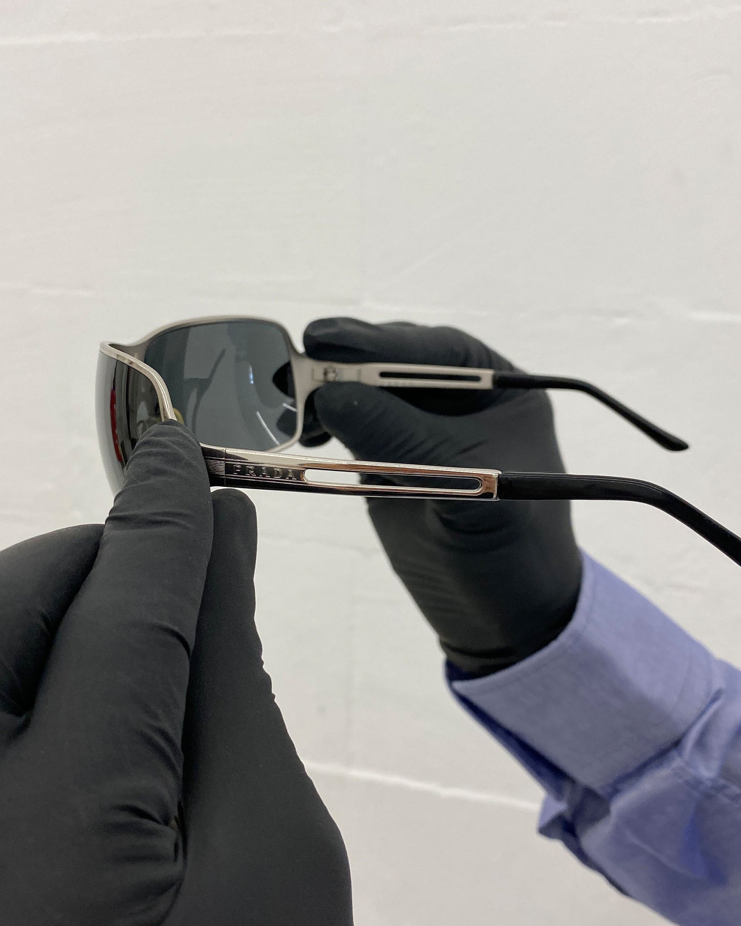 Prada 2010s SPR54H 6912 1BC-1A1 120 Sunglasses Silver