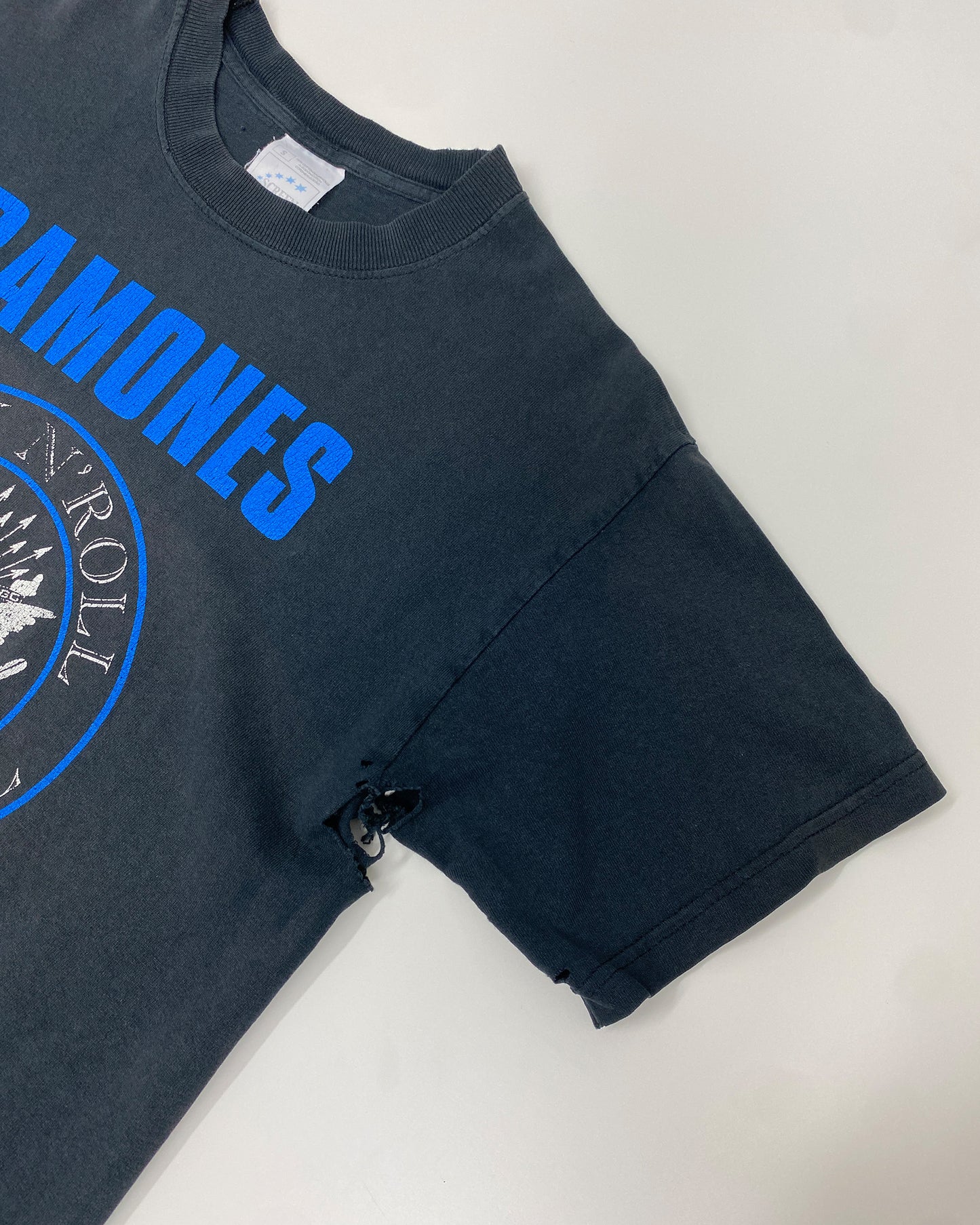 Vintage 1990s Trashed Hey Ho Lets Go Ramones Band T-Shirt Black