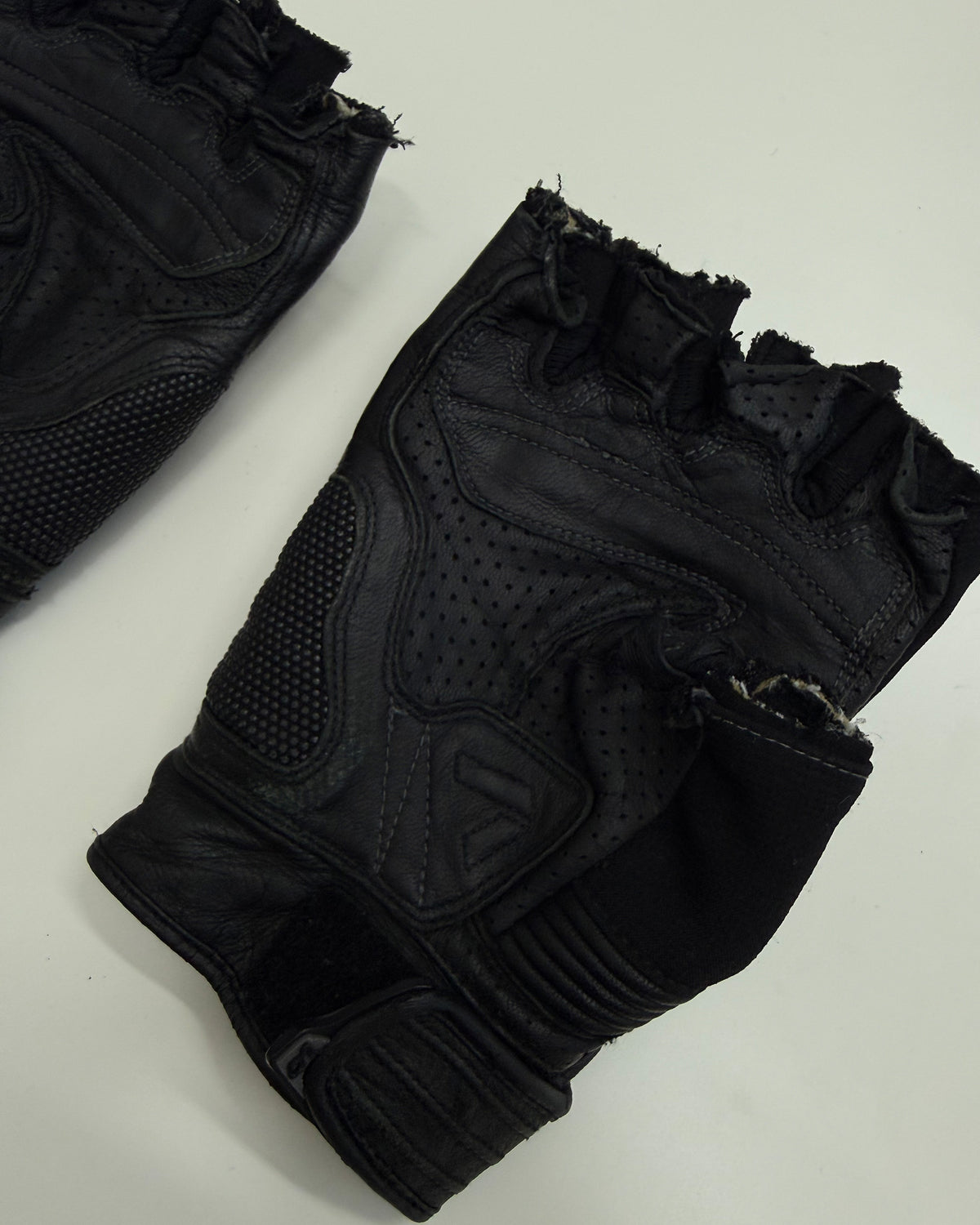 Vanucci 2010s Cut Off Leather Mesh Bike Gloves Black