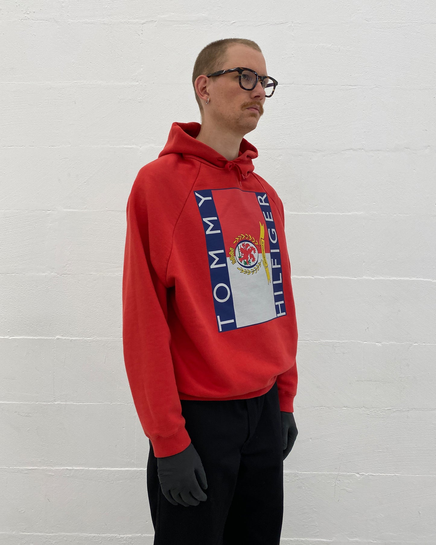 Vetements x Tommy Hilfiger SS2018 Raglan-Hoodie mit großem Logo, Rot 