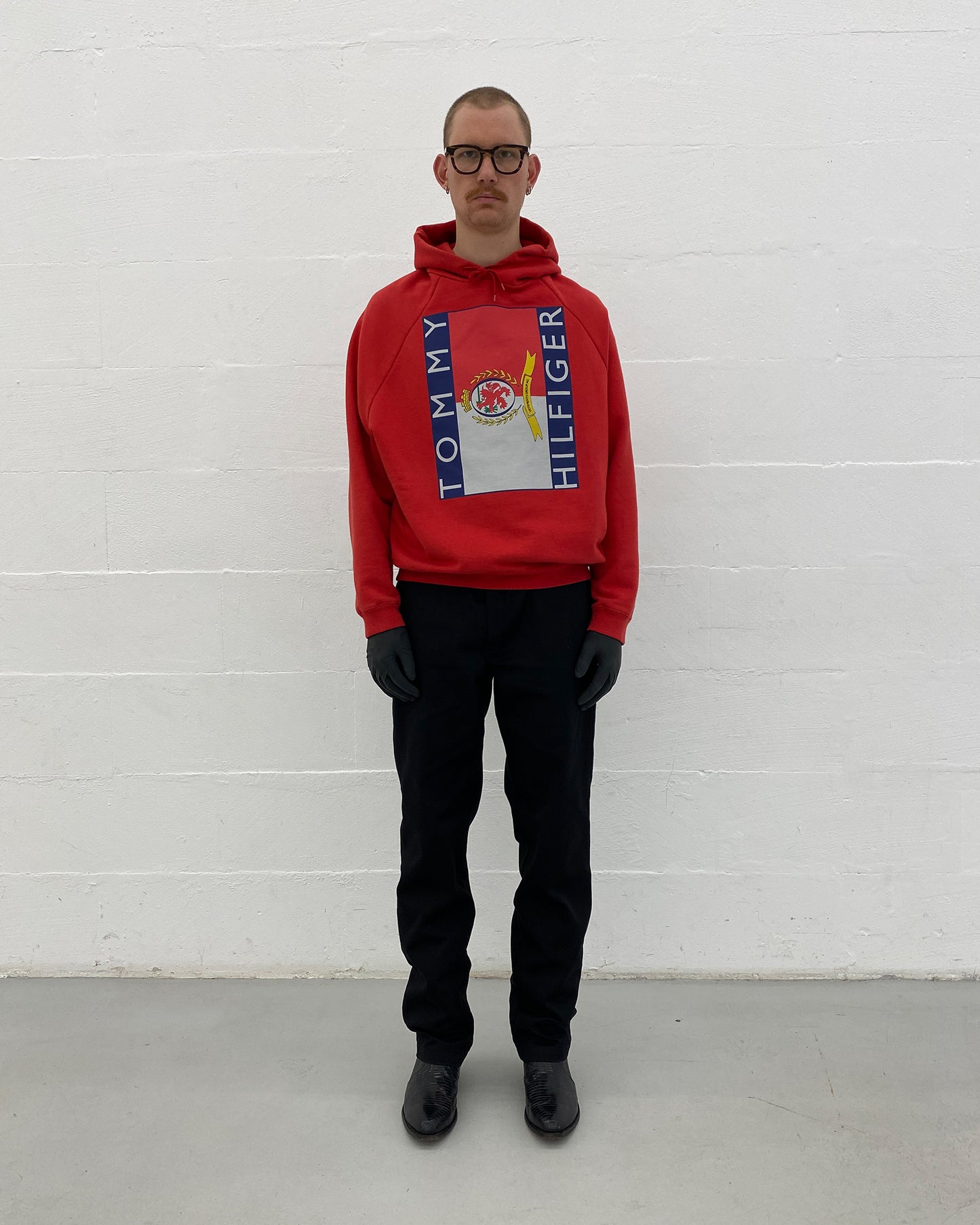 Vetements x Tommy Hilfiger SS2018 Raglan-Hoodie mit großem Logo, Rot 