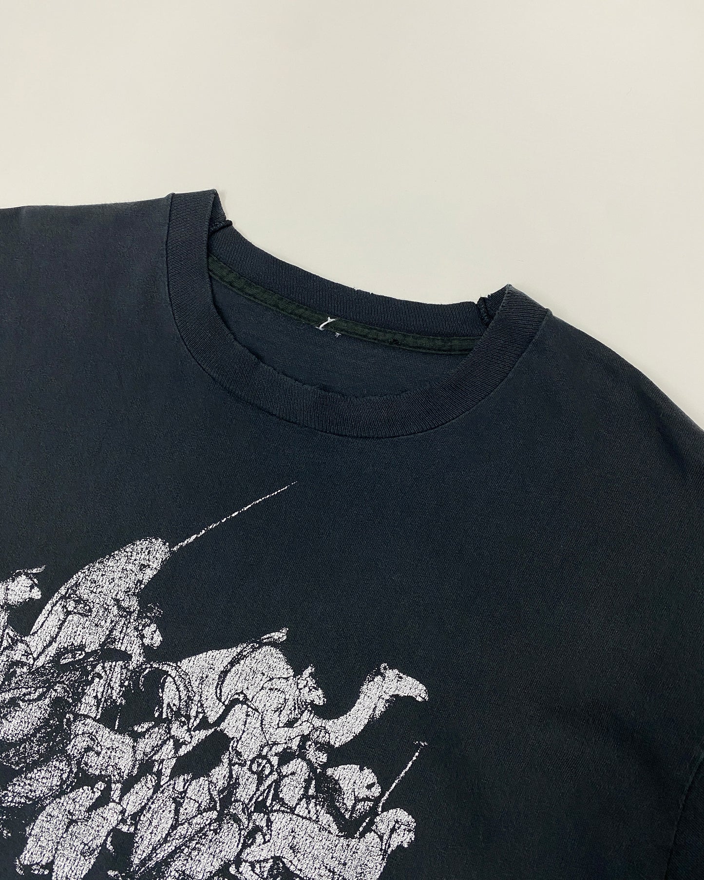 Vintage 1983 Animal Hiking Chief Seathl Single Stitched T-Shirt Faded Black