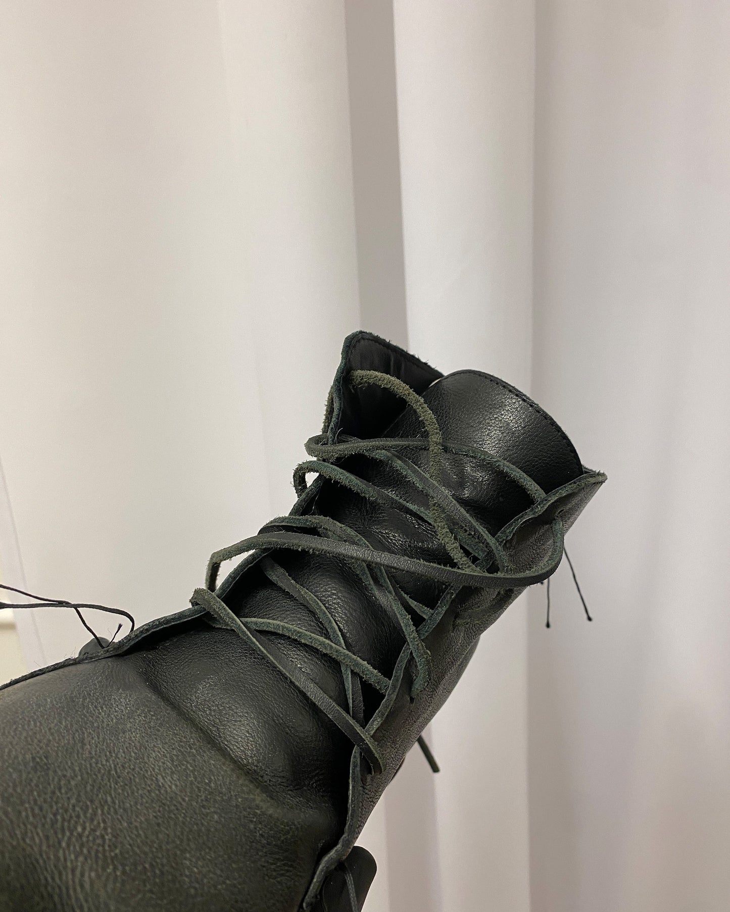 Vintage 2000s Made in Italy Gum-Sole Leather Boots Black