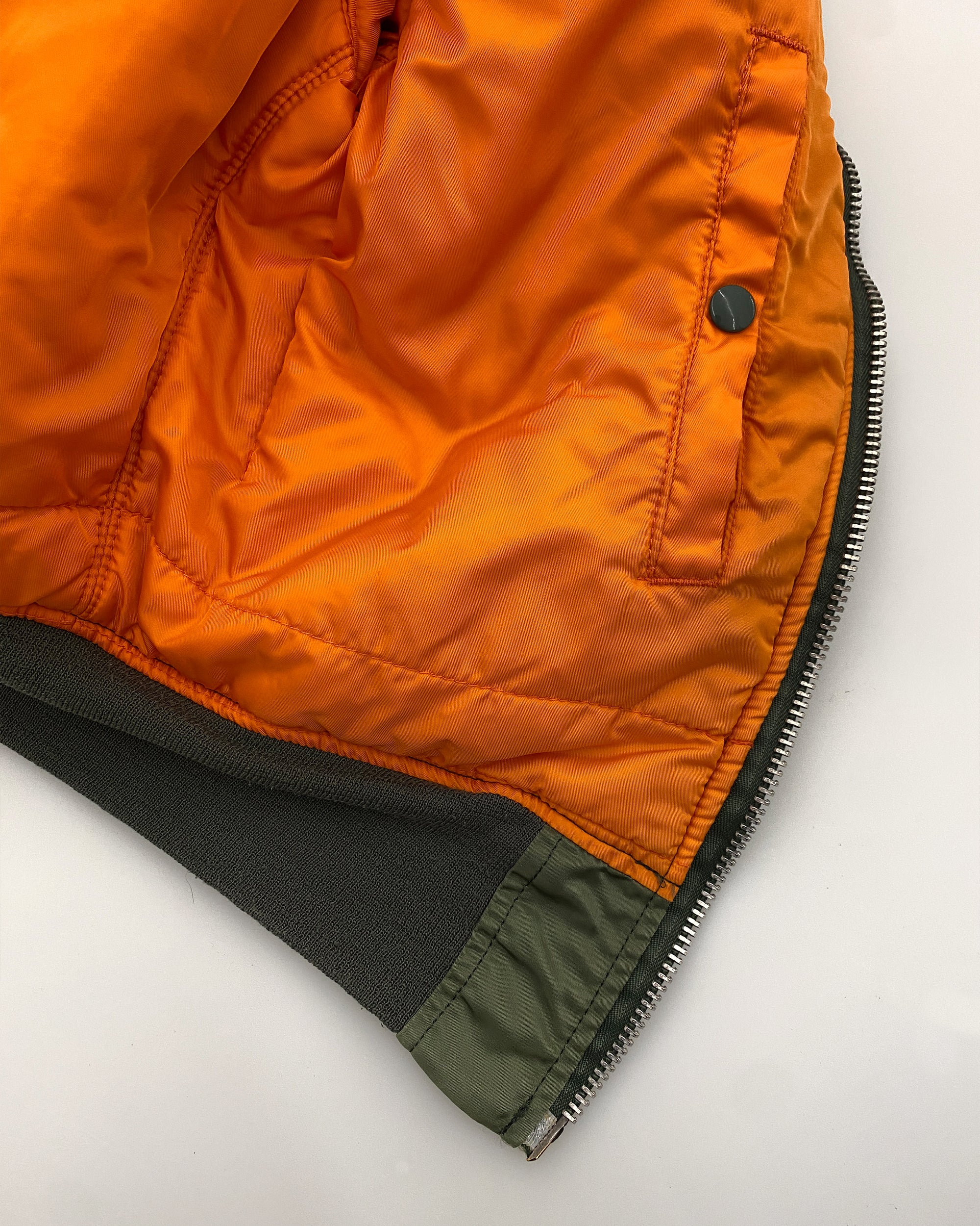 【ALPHA INDUSTRIES, INC.】90's ボルドーMA-1 Alpha Industries 1990s Made in USA MA-1 Bomber Jacket Green