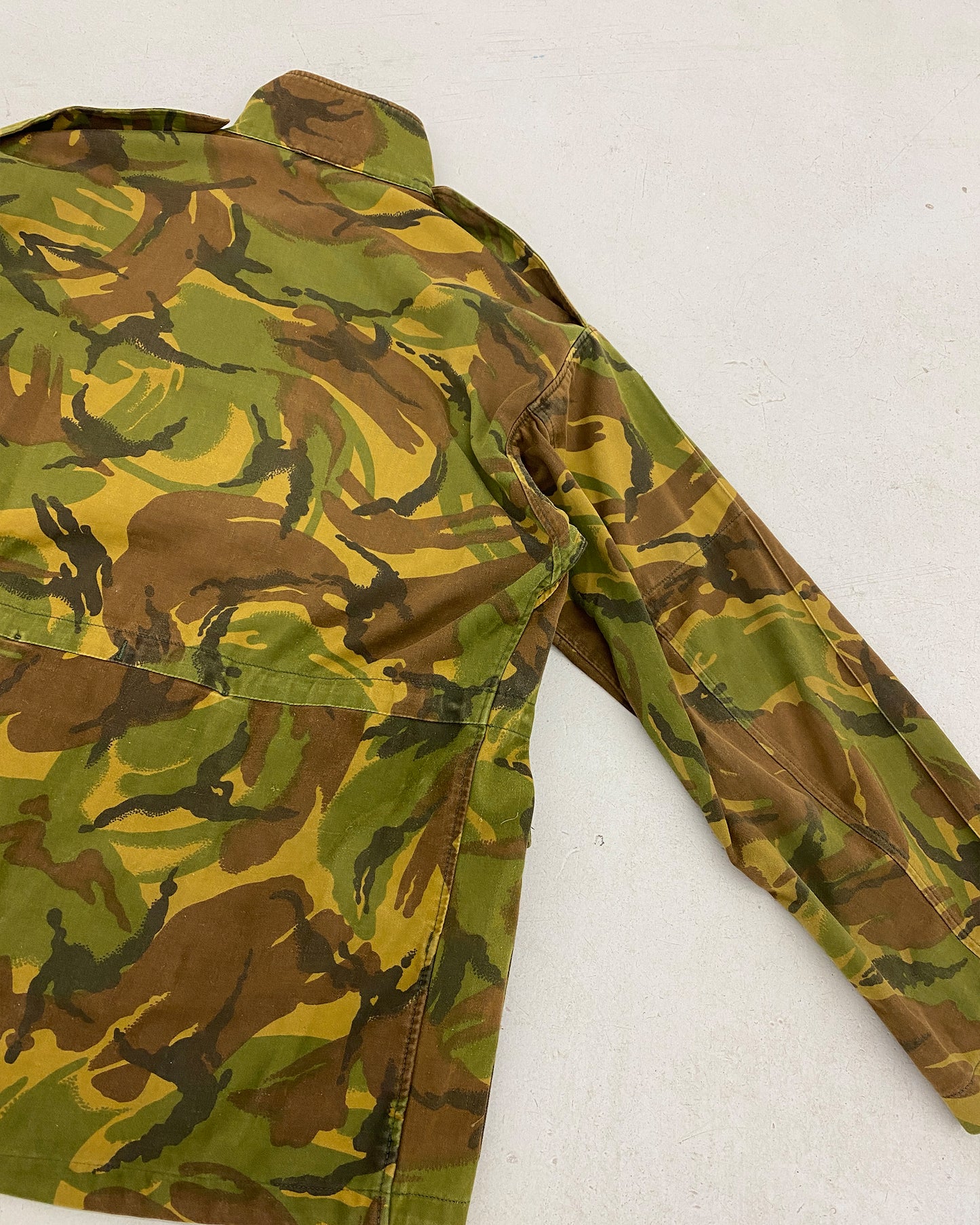 Vintage 1980s British Army DPM Smock Combat Camo Jacket Green