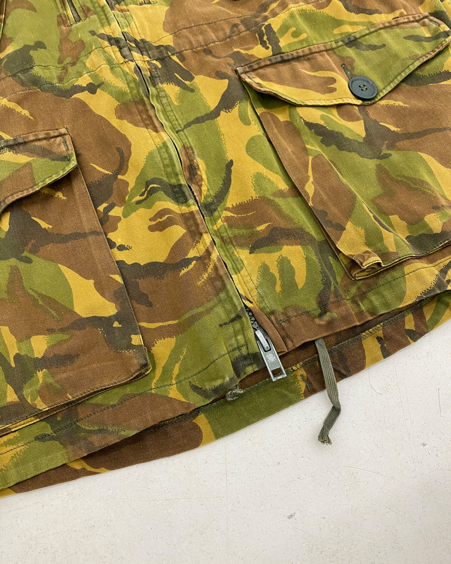 Vintage 1980s British Army DPM Smock Combat Camo Jacket Green