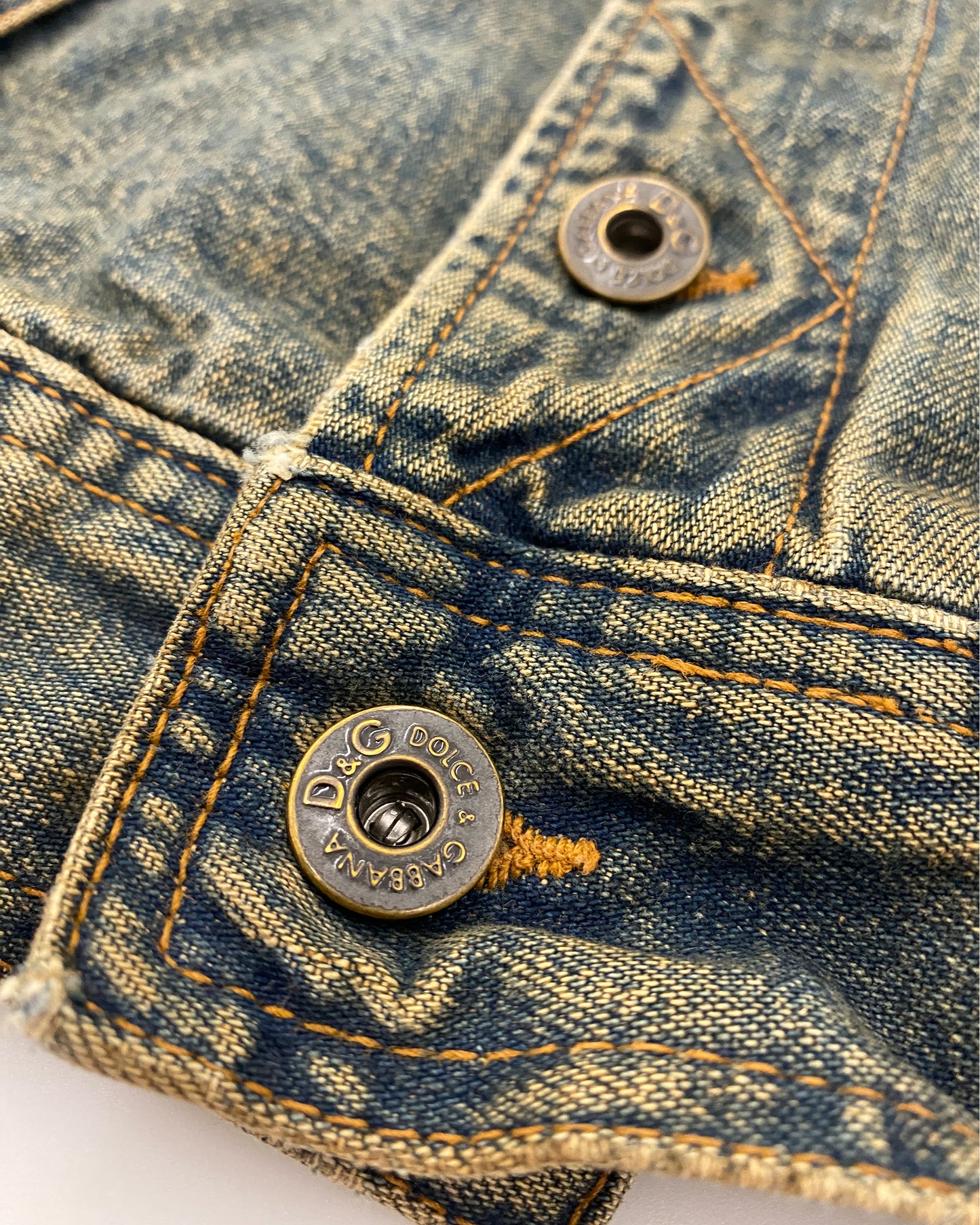 Dolce &amp; Gabbana 2000s Wattierte Jeansjacke Schmutzig Blau 