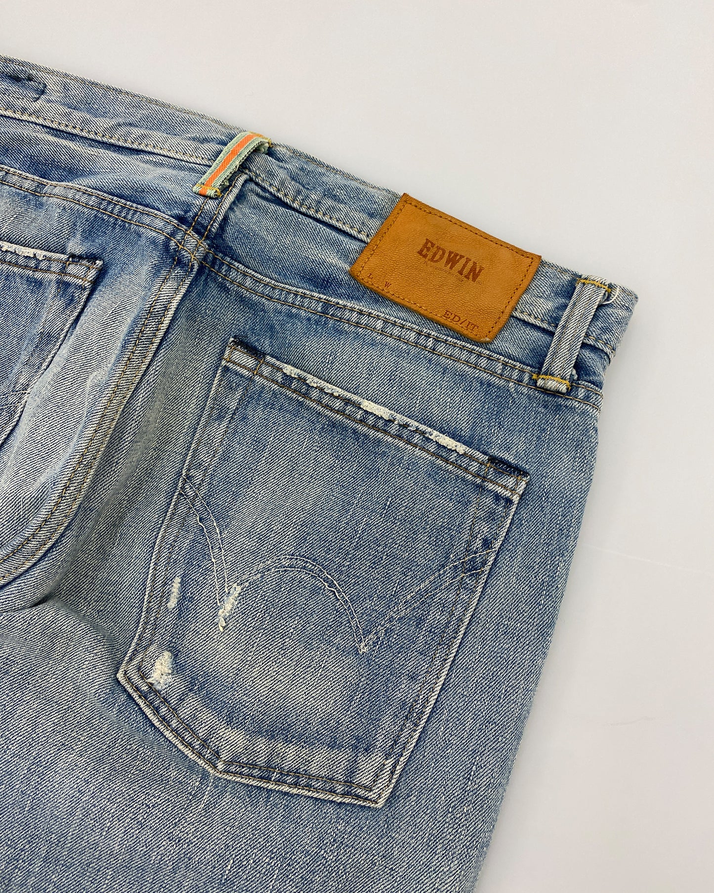 Edwin 1990er Selvedge Denim, verblasstes Hellblau 