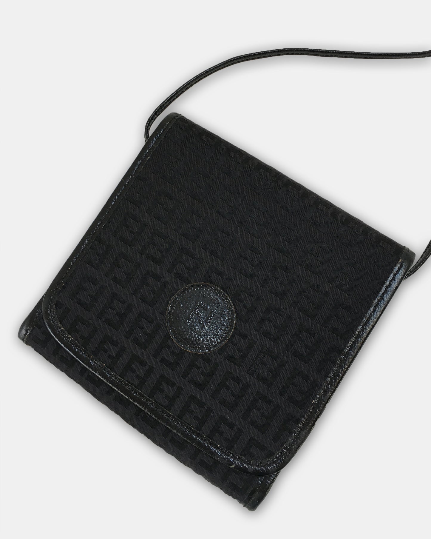 Fendi 1990er Seitentasche Schwarzes Monogramm 