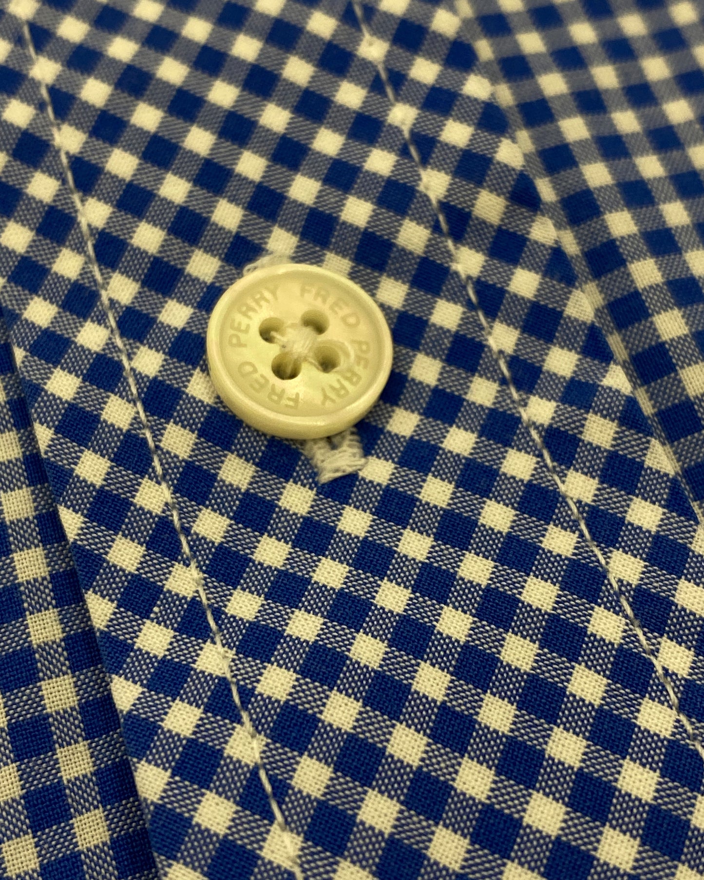 Fred Perry – Kurzärmliges Button-Down-Hemd im 2010er-Stil mit Schottenkaro, Blau 