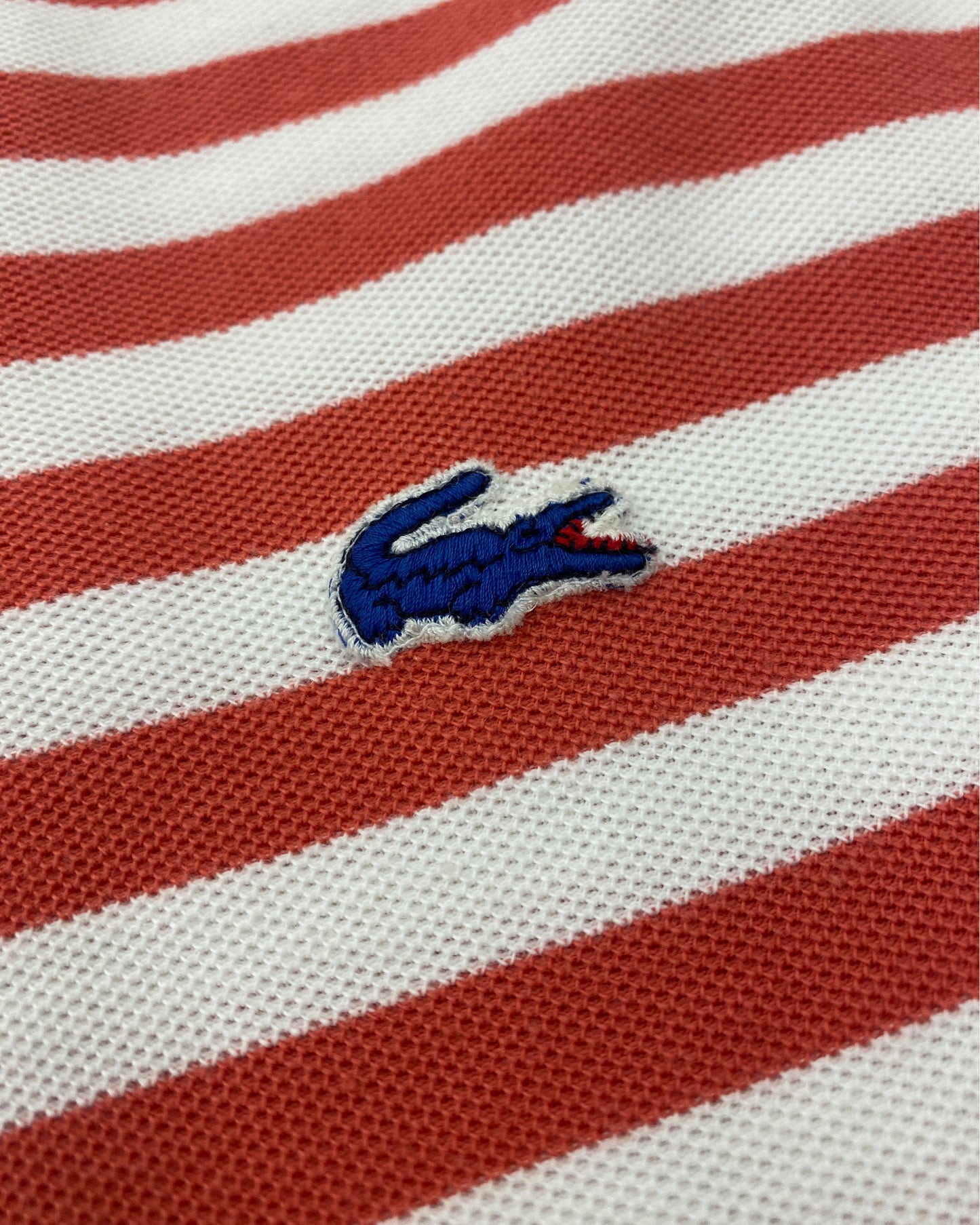 Lacoste Izod 1990s Gestreiftes Piqué-Poloshirt Weiß Koralle 