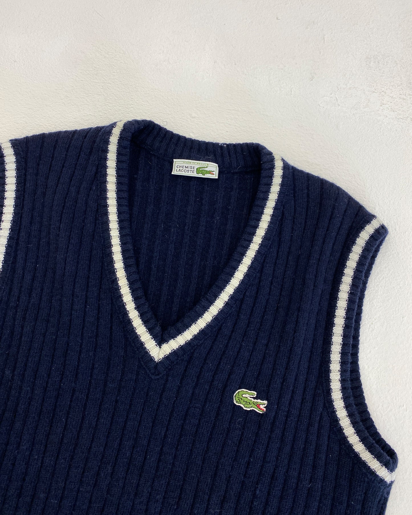 Lacoste – Strickpulloverweste im Stil der 1980er, Marineblau 