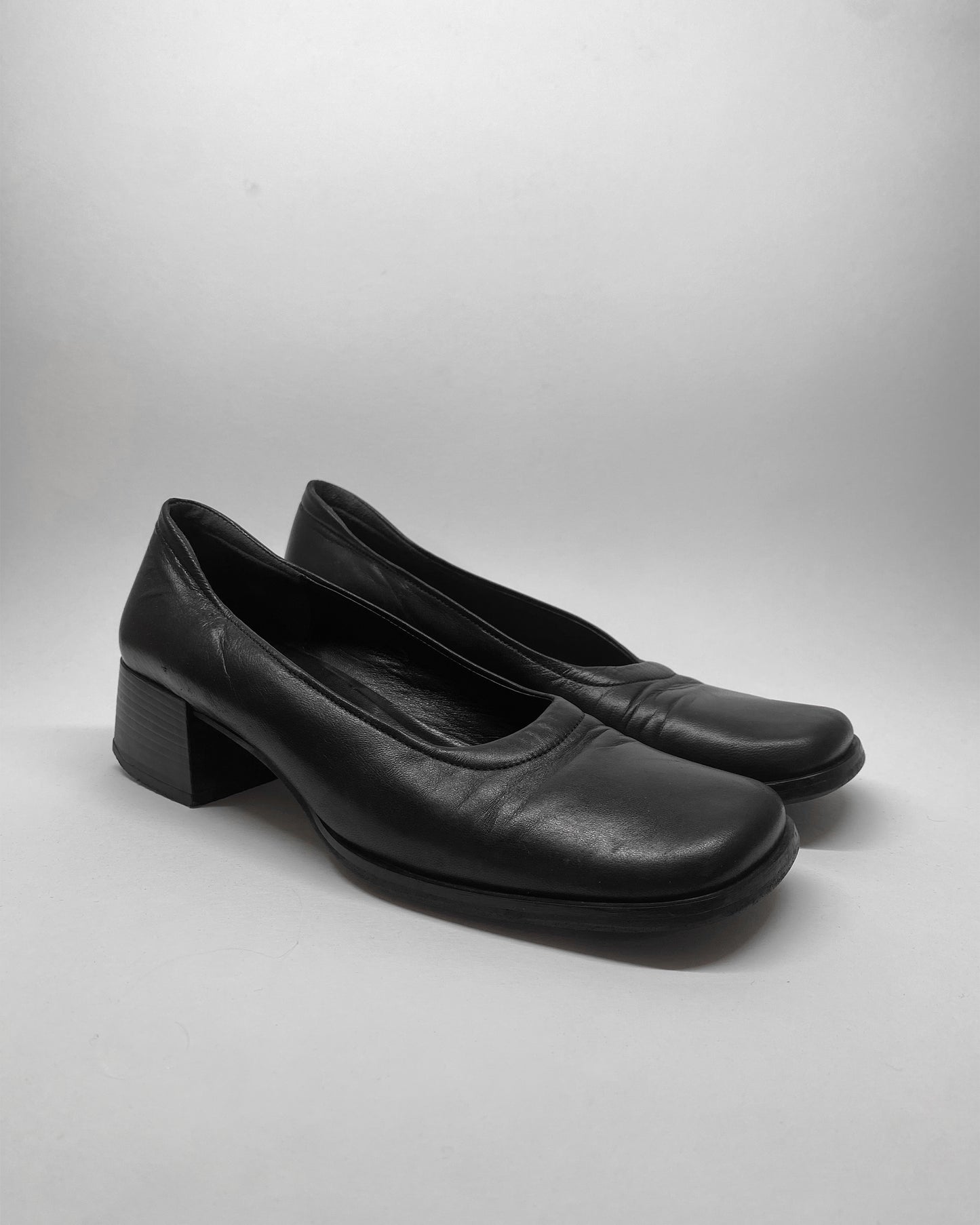 Sanfrediano 1990er-Jahre-Leder-Square-Toe-Heels in Schwarz 