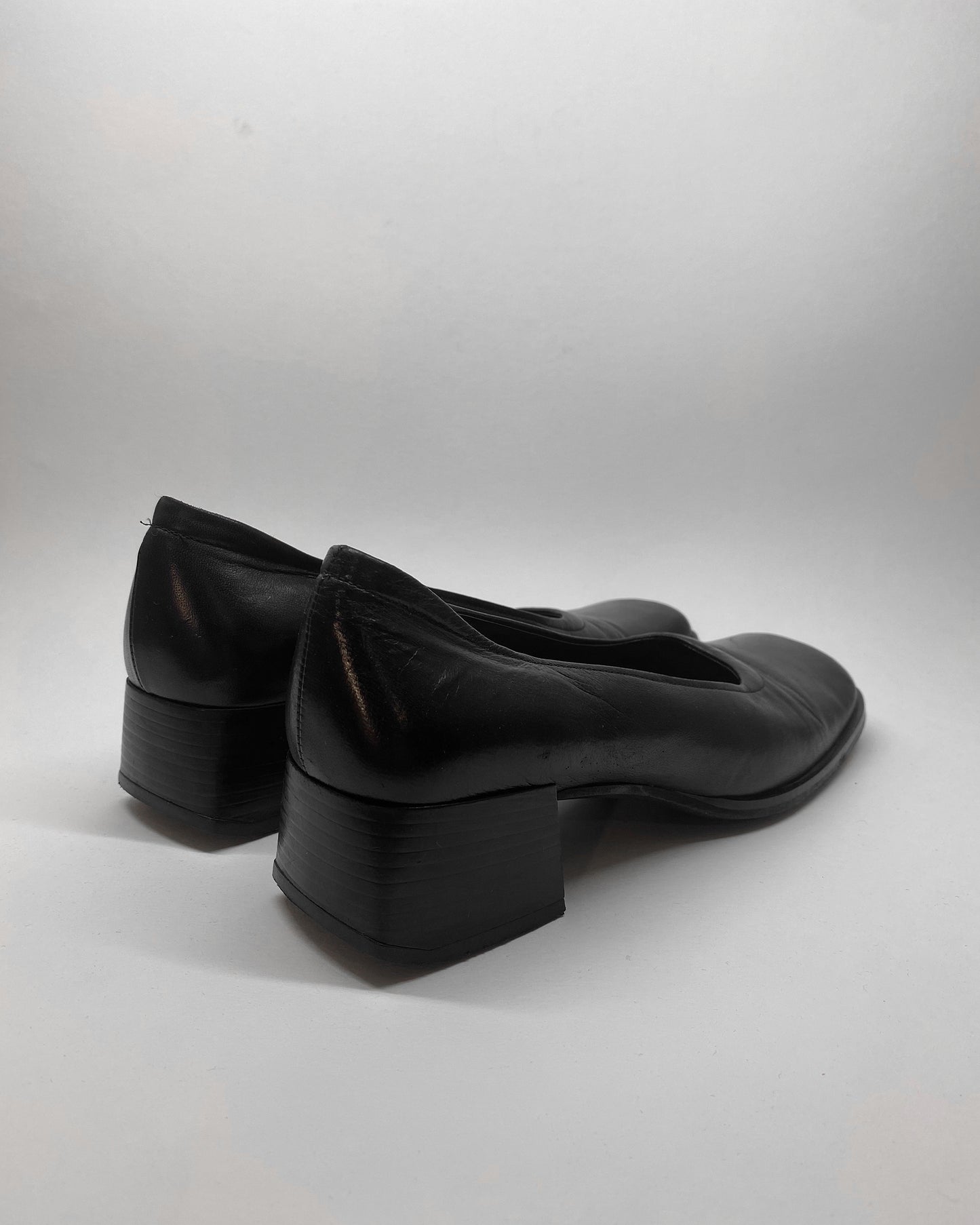 Sanfrediano 1990er-Jahre-Leder-Square-Toe-Heels in Schwarz 