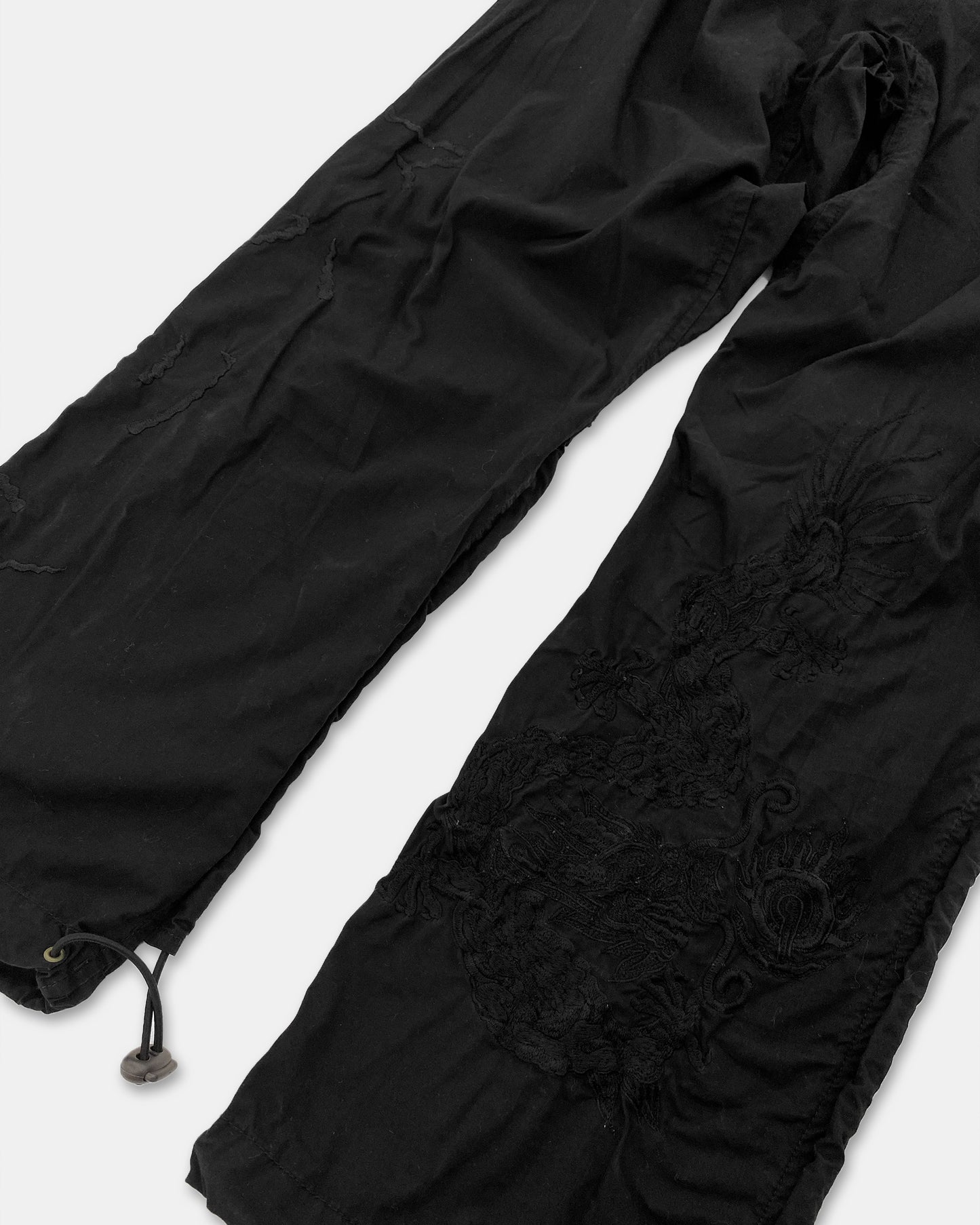 Maharishi – Ninja-Hose mit Drachenstickerei im 1990er-Stil, Schwarz 