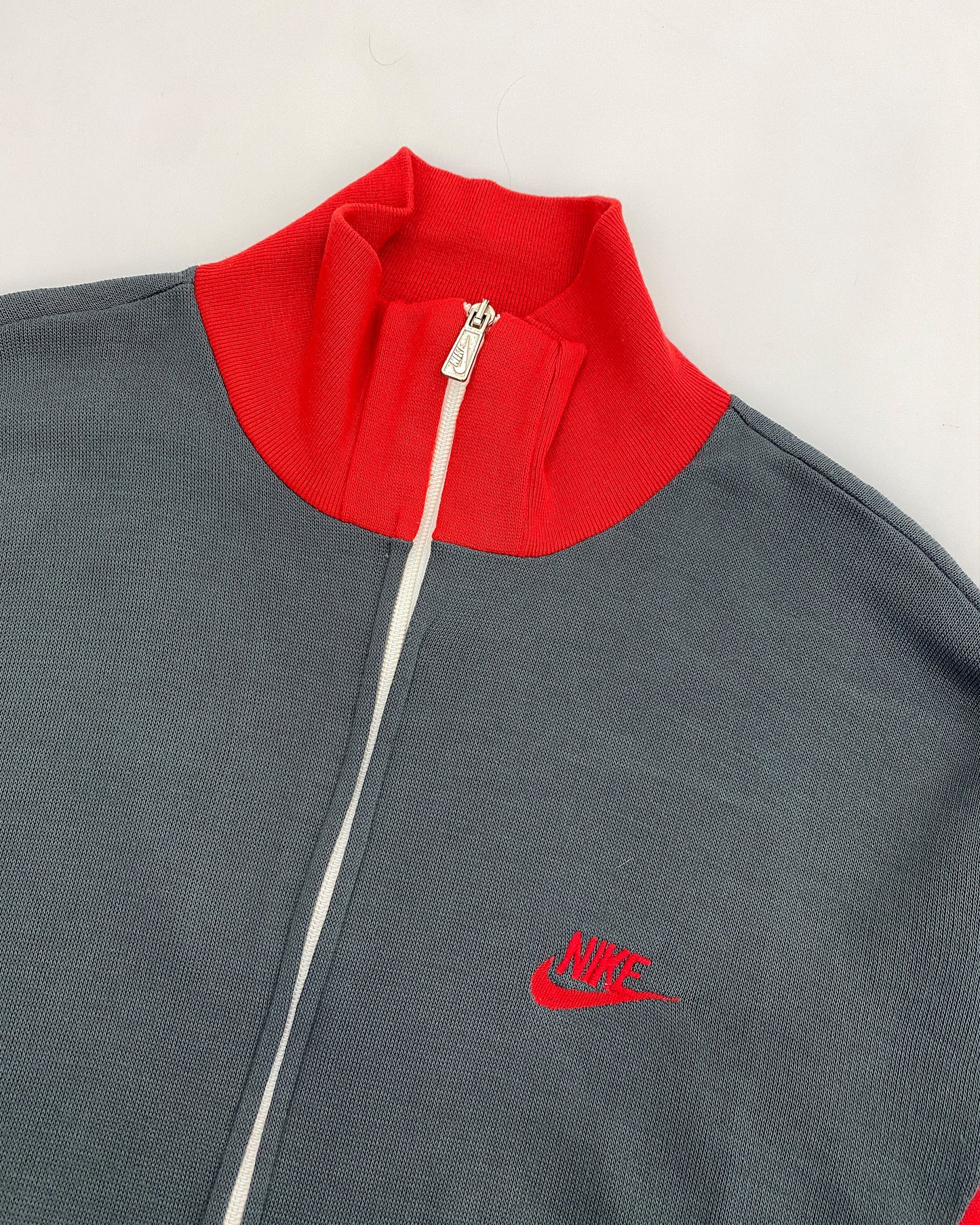 Nike 1980er Made in Italy Pullover Zip Trainingsjacke Rot Grau