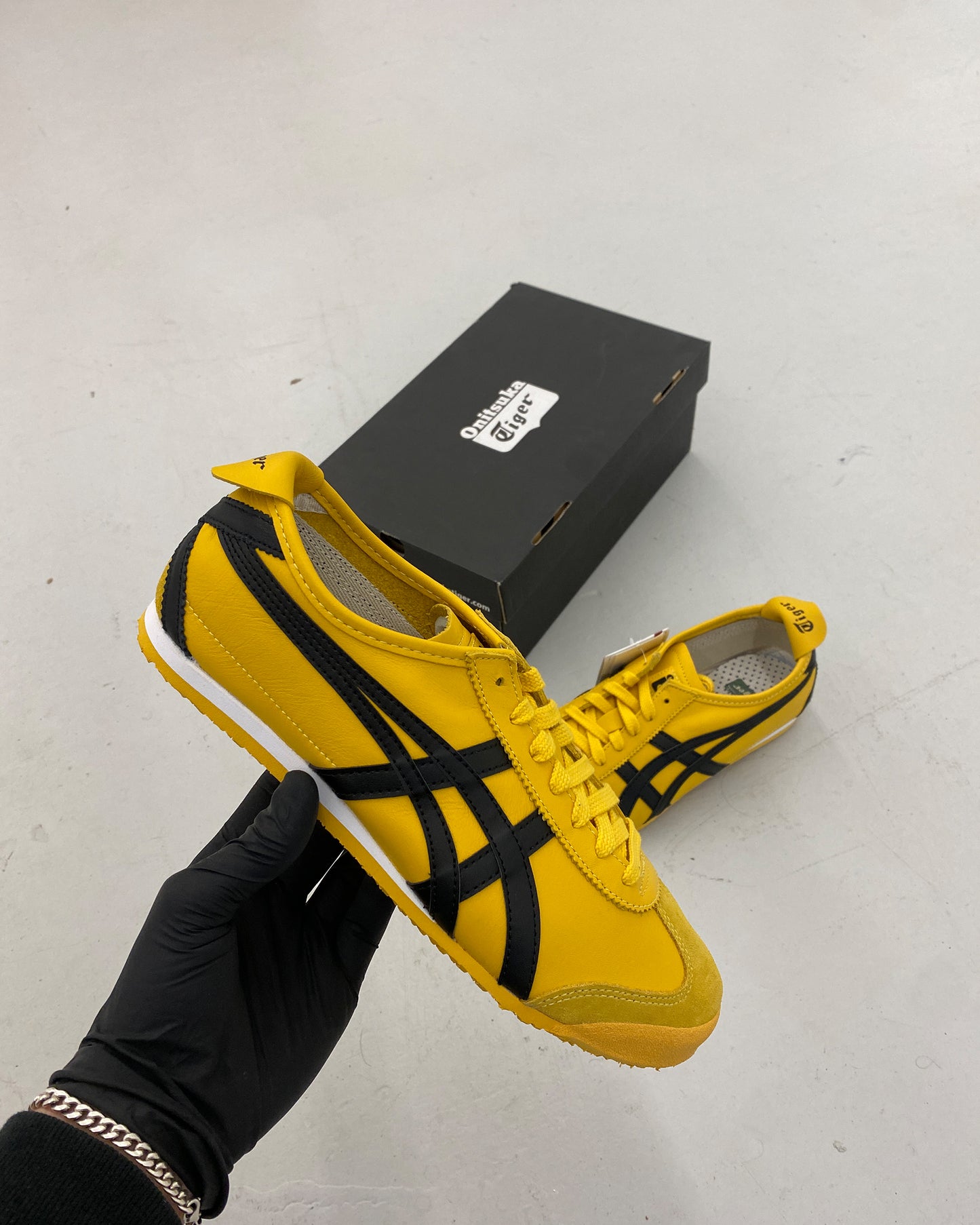 Onitsuka Tiger 2020er Mexico 66 Sneaker Gelb Schwarz 